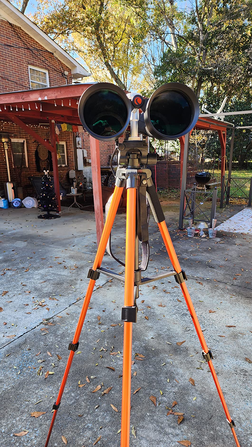Celestron SkyMaster 25x100 Binoculars - Giant Aperture Binoculars for Deep-Sky Astronomy & Long-Distance Viewing - Multi-Coated Optics - Includes Tripod Adapter & Carrying Case customer photo 2