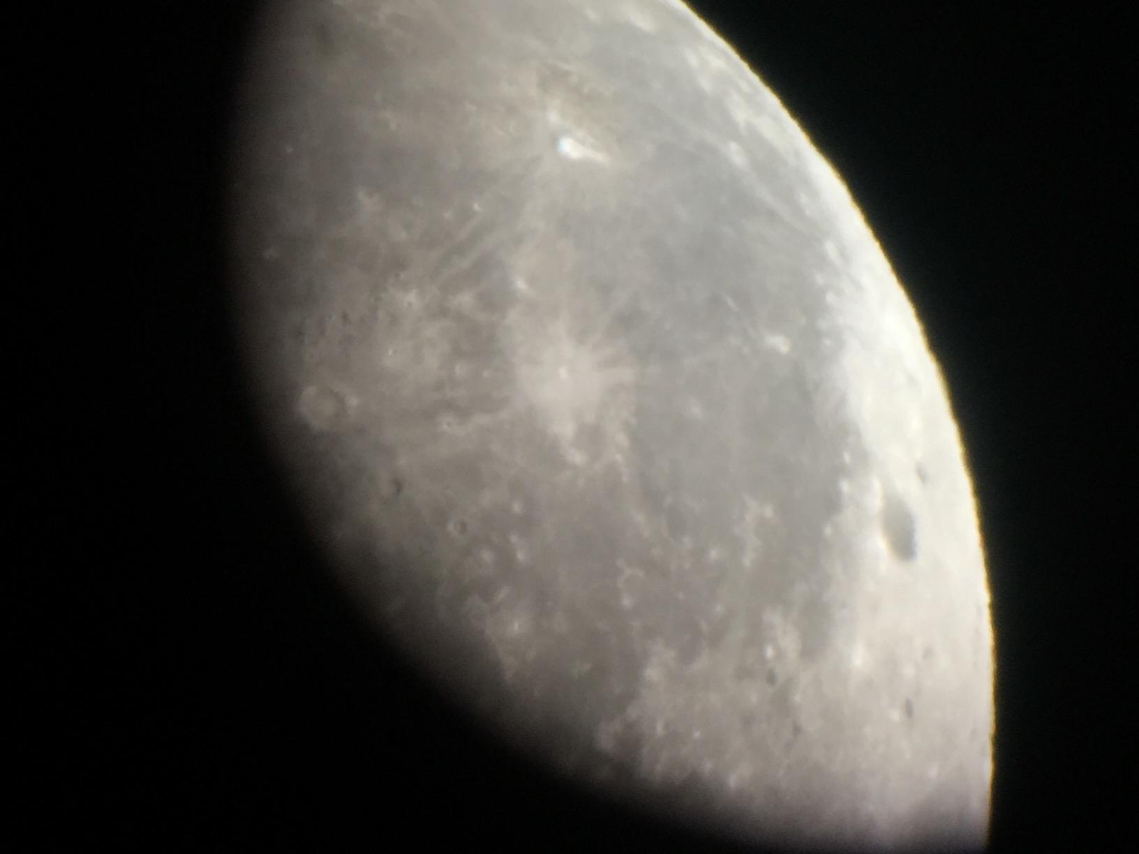 Celestron NexStar 4SE Computerized Telescope - 4-Inch Maksutov-Cassegrain Optical Tube - Fully Automated GoTo Mount with SkyAlign - Ideal for Beginners and Advanced Users - 40,000+ Object Database customer photo 1