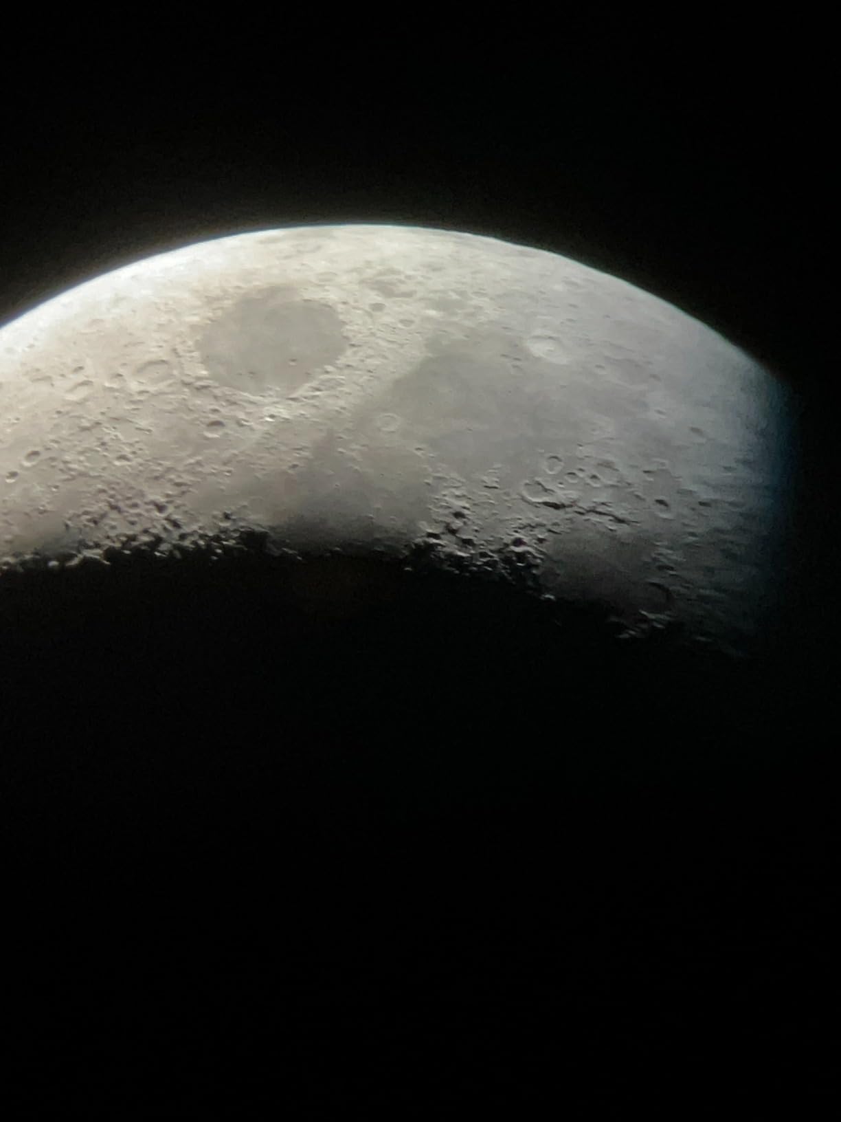 Celestron AstroMaster 130EQ Newtonian Telescope - Manual Reflector for Beginners - German Equatorial Mount customer photo 1
