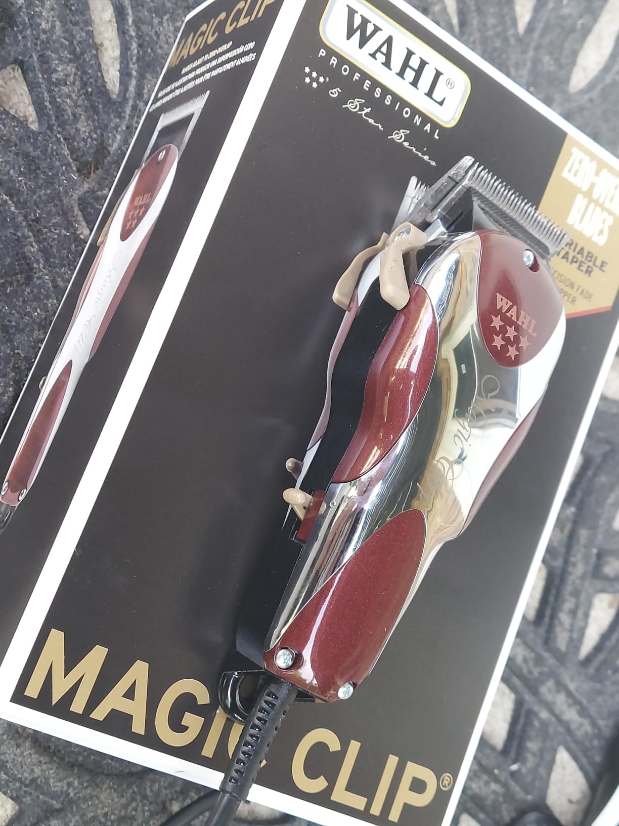 Wahl Professional 5 Star Series Magic Clip Precision Fade Clipper with Zero Overlap Adjustable Blades, Corded Operation, V9000 Motor, Chrome customer photo 2
