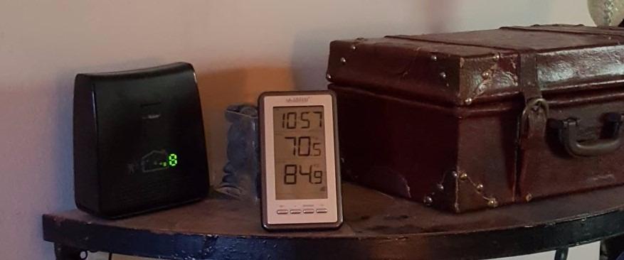La Crosse WS-9160U-IT V3 Digital Wireless IN/OUT Thermometer with humidity | 24-hr time customer photo 1