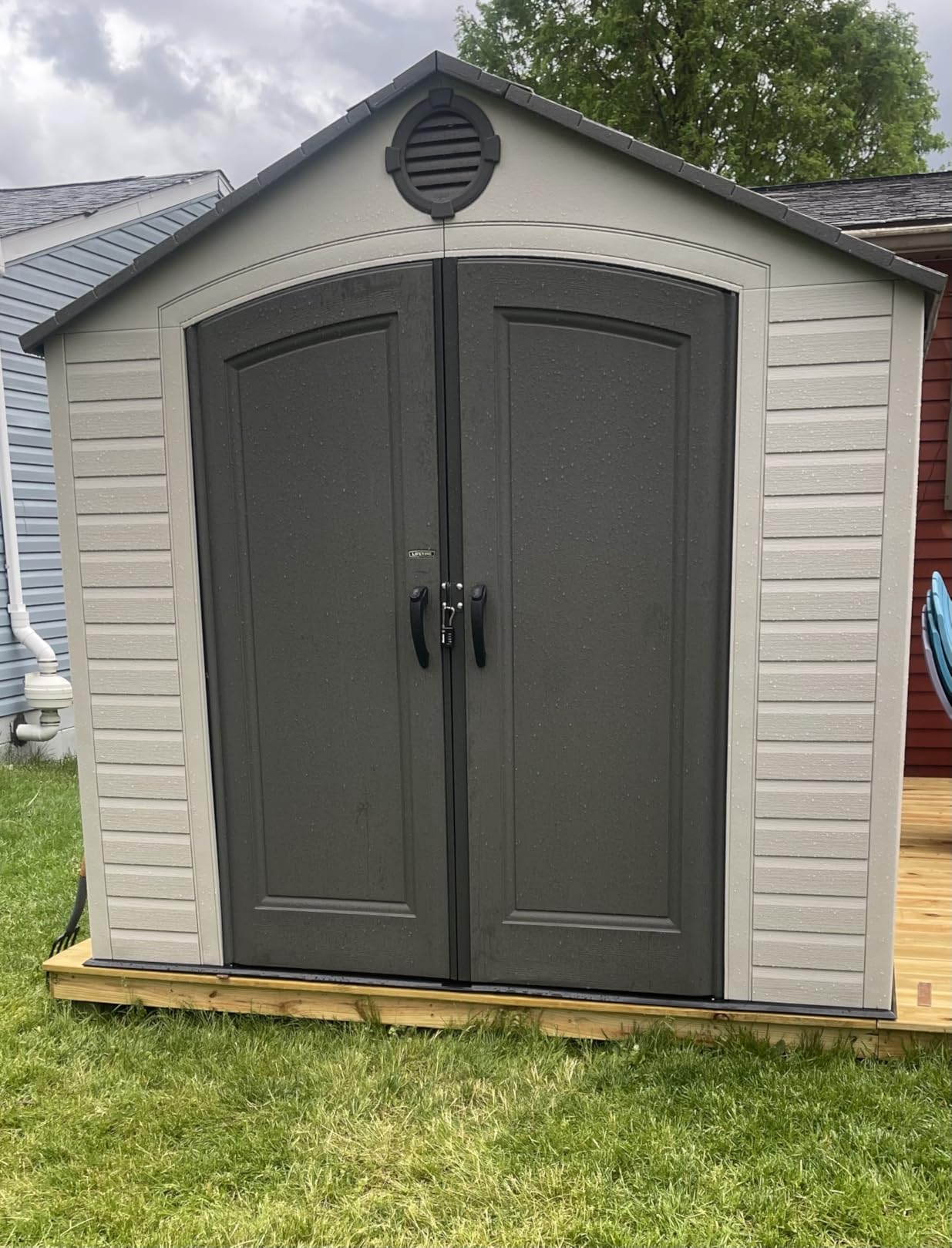 Lifetime 6402 Outdoor Storage Shed, 8 by 12.5 Feet; 2 windows customer photo 2