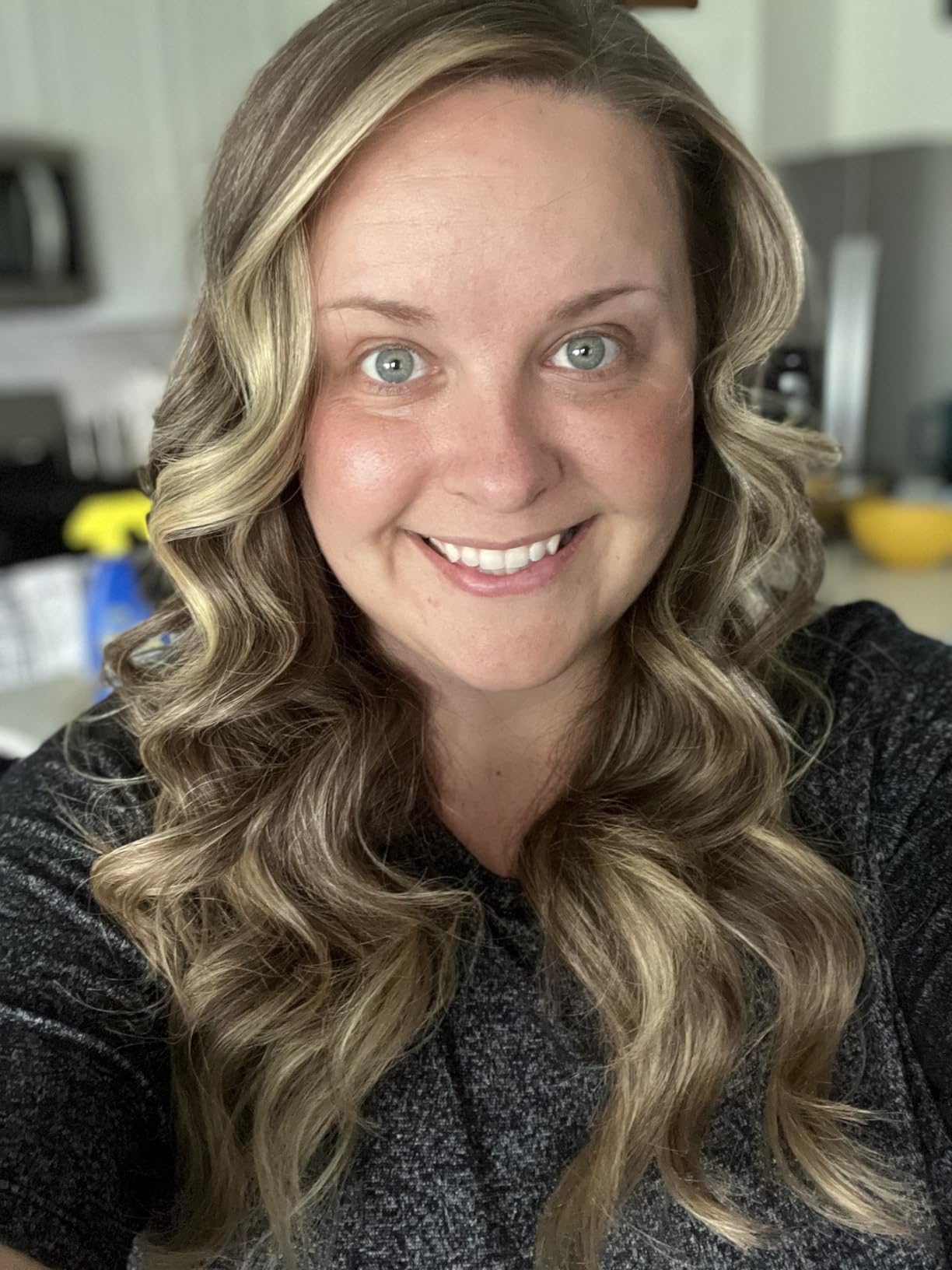 ion Titanium Pro Curling Iron, 1 1/2 Inch, Heats up to 450F, Maximum Curl Retention, Dual Voltage customer photo 1