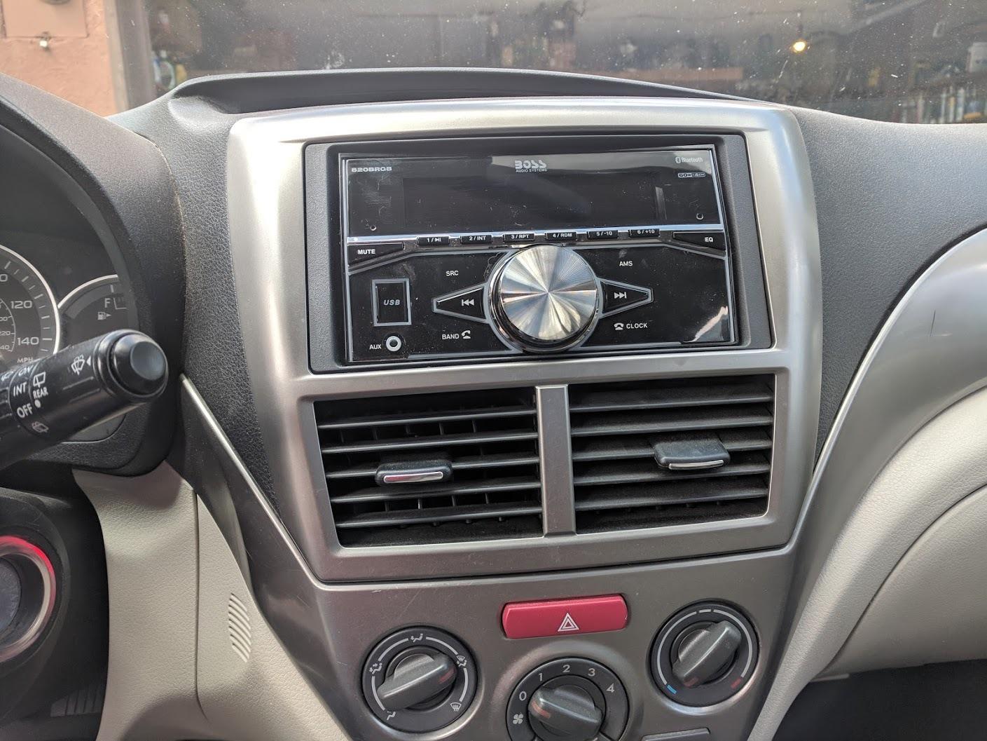 BOSS Audio Systems 820BRGB Double DIN Bluetooth Car Stereo, No DVD, USB customer photo 2
