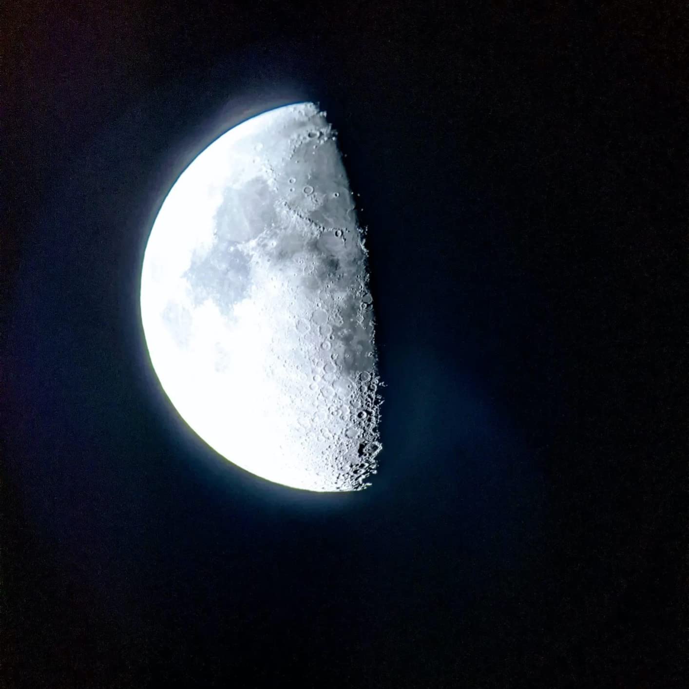Celestron AstroFi 102 Wi-Fi Maksutov Wireless Reflecting Telescope customer photo 2