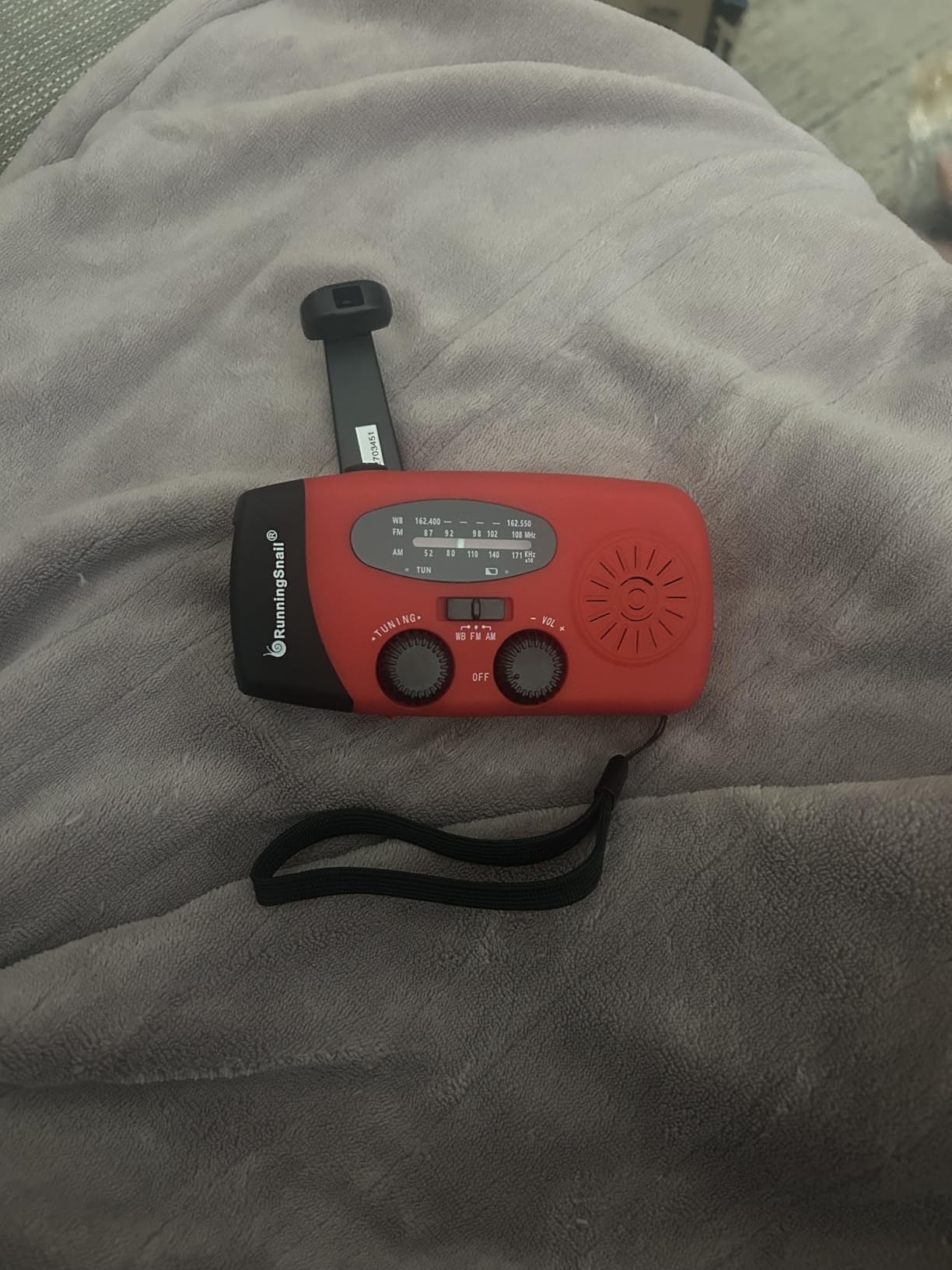 RunningSnail Emergency Hand Crank Radio With LED Flashlight For Emergency, AM/FM NOAA Portable Weather Radio With 2000mAh Power Bank Phone Charger, USB Charged & Solar Power For Camping, Emergency customer photo 2