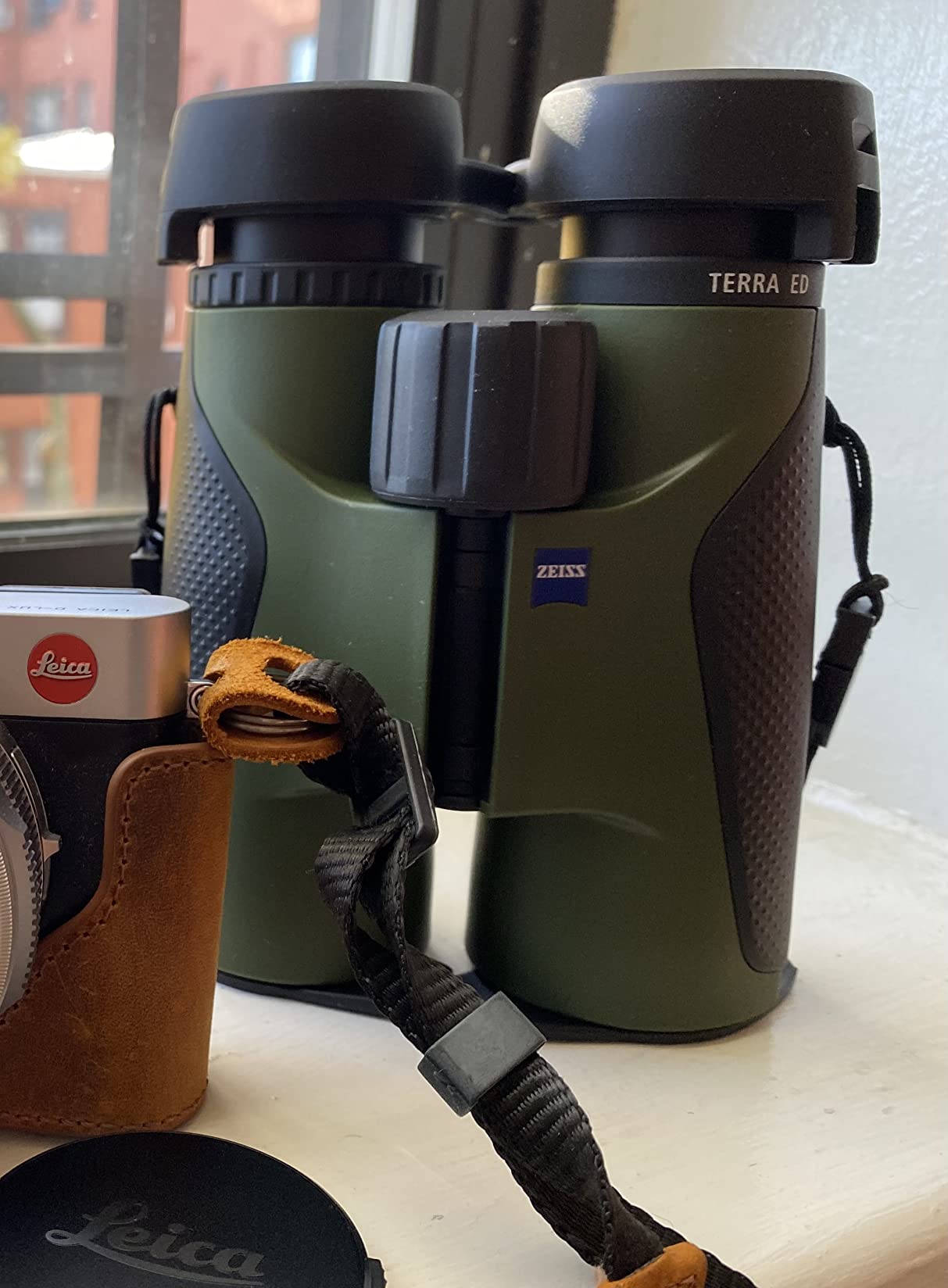 Zeiss Terra ED Binoculars 10x42 Waterproof, Fast Focusing with Coated Glass for Bird Watching, Hunting, Sightseeing customer photo 1