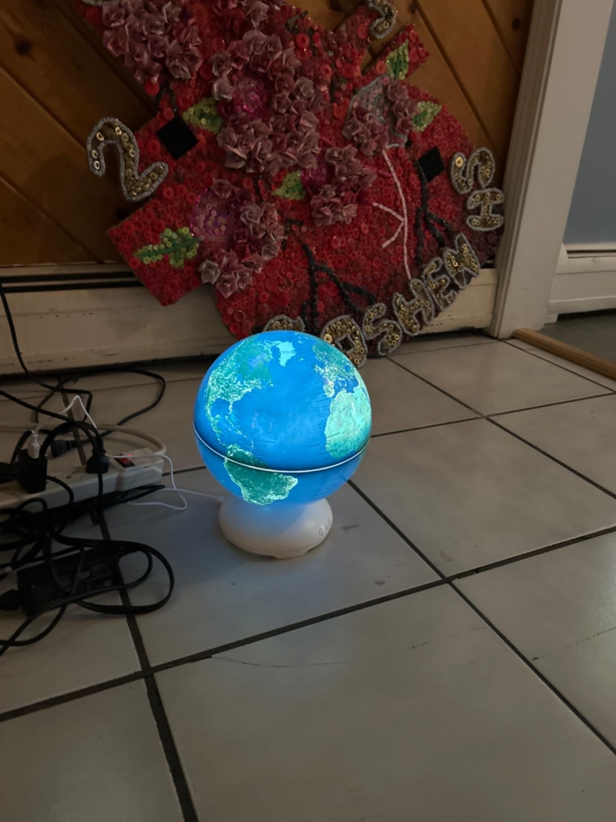 USA Toyz Illuminated World Globe with Stand - 3in1 STEM Globes for Adults and Kids, Constellation Map, Built-In LED Night Light Lamp, Easy to Read Texts, Non-Tip Base, 13.5 Inch Tall, 9 Inch Diameter customer photo 1