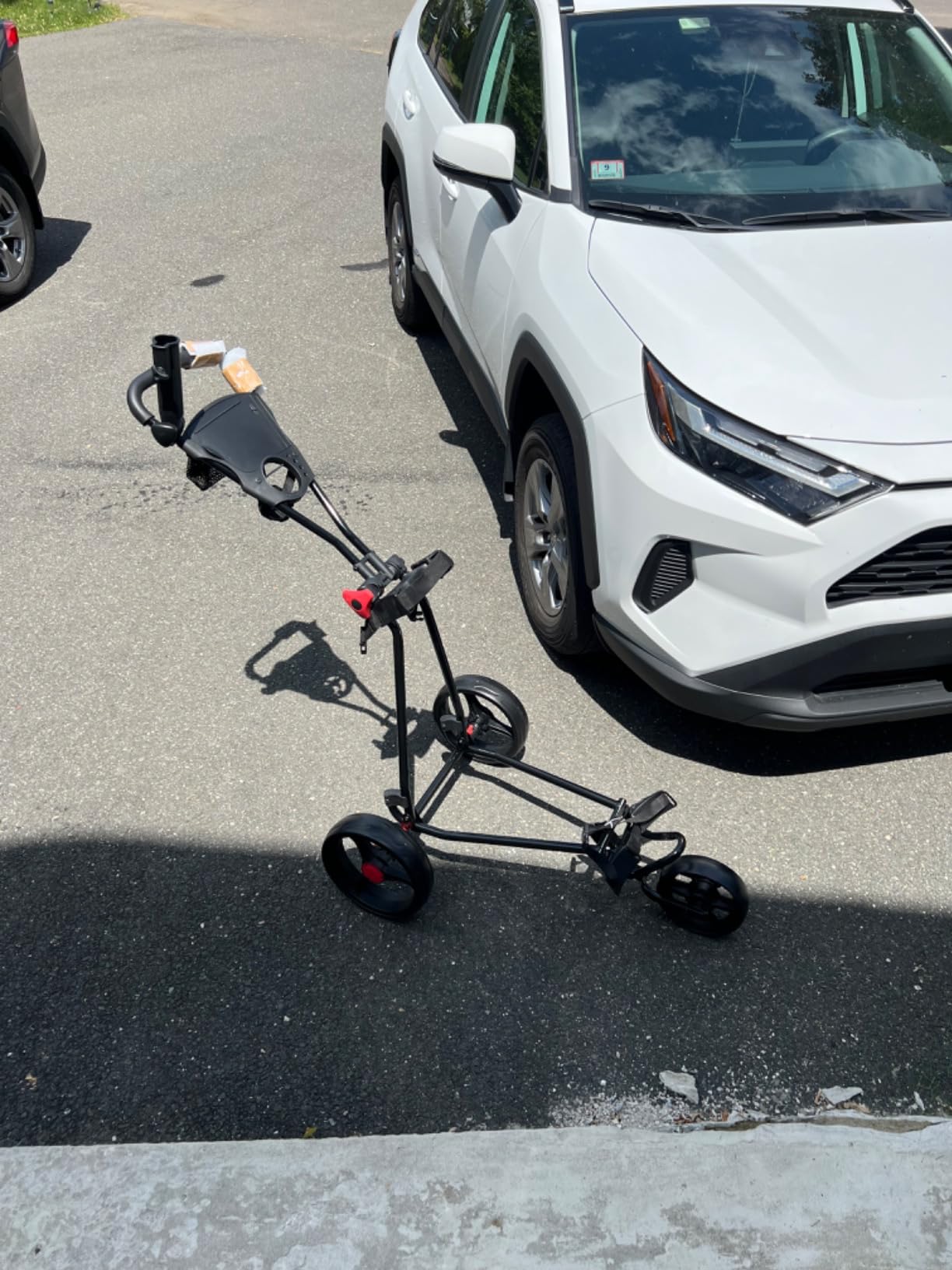 Tangkula Golf Push Cart, Lightweight Collapsible Golf Pull Cart, 3 Wheels Golf Trolley with Foot Brake, Umbrella Holder and Cup Holder, Adjustable Handle and Storage Bag customer photo 1