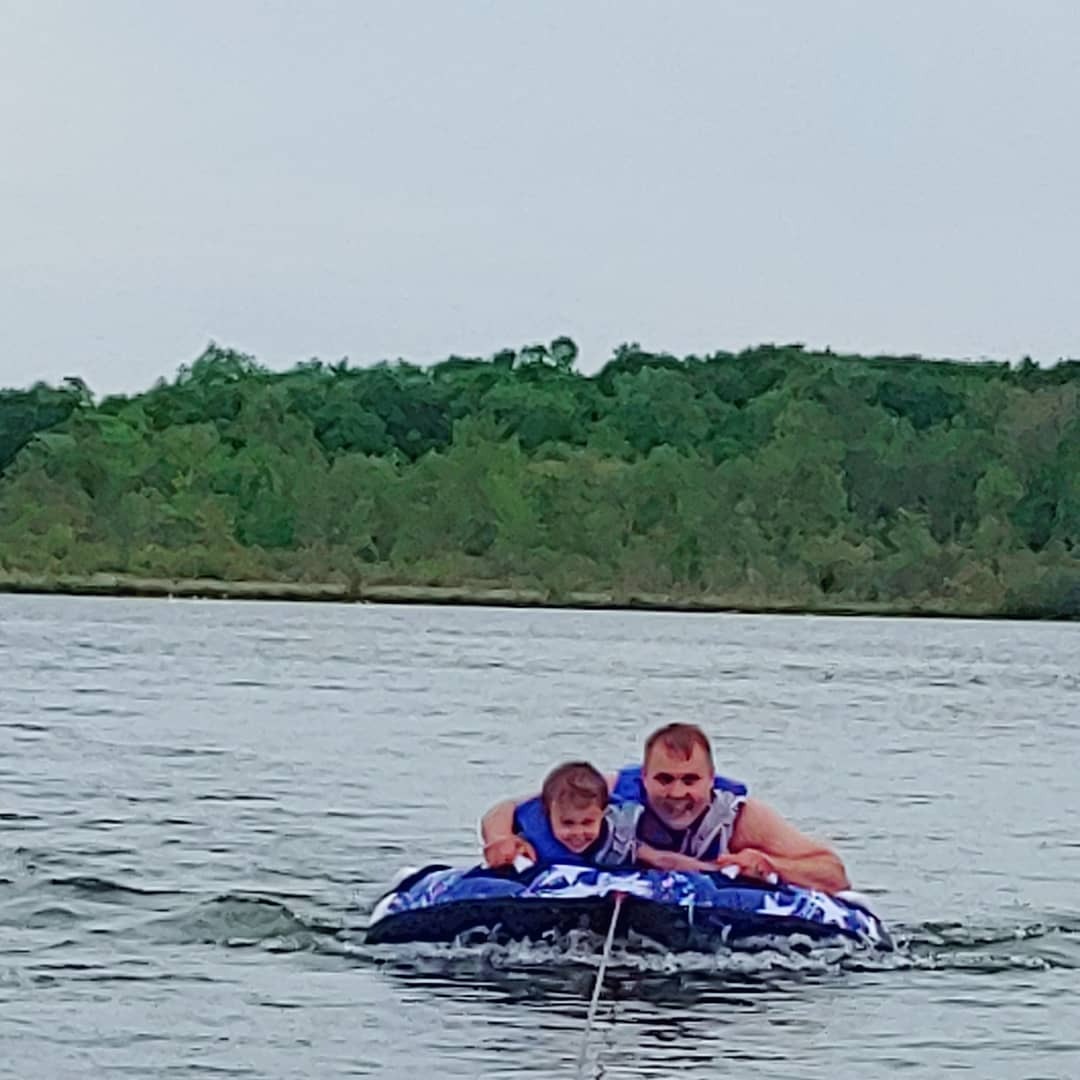 SportsStuff Airhead Stars and Stripes 1 Towable 1 Rider Tube for Boating and Water Sports, Heavy Duty Full Nylon Cover, Speed Safety Valve customer photo 2