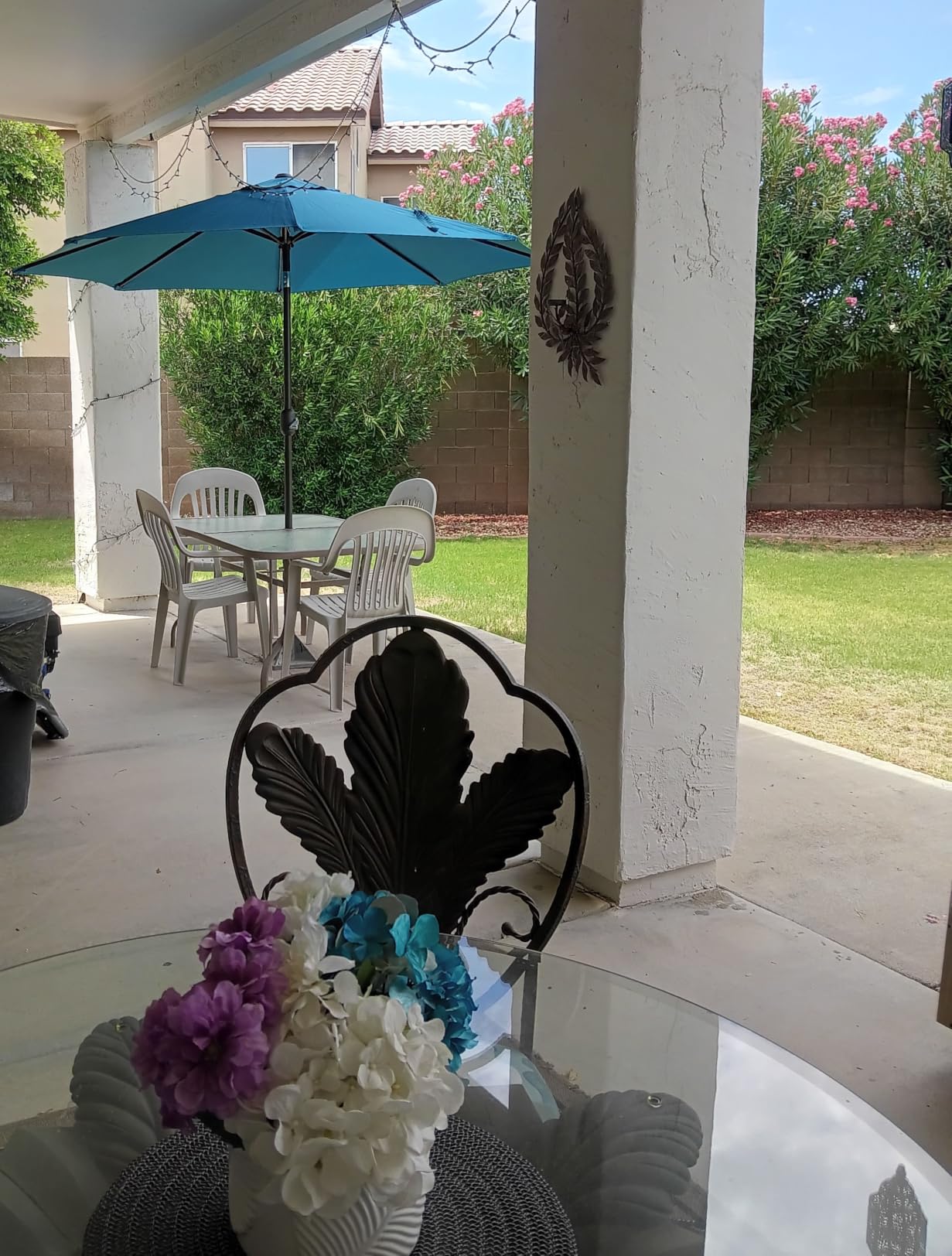 9' Outdoor Patio Umbrella, Outdoor Table Umbrella, Yard Umbrella, Market Umbrella with 8 Sturdy Ribs, Push Button Tilt and Crank customer photo 1