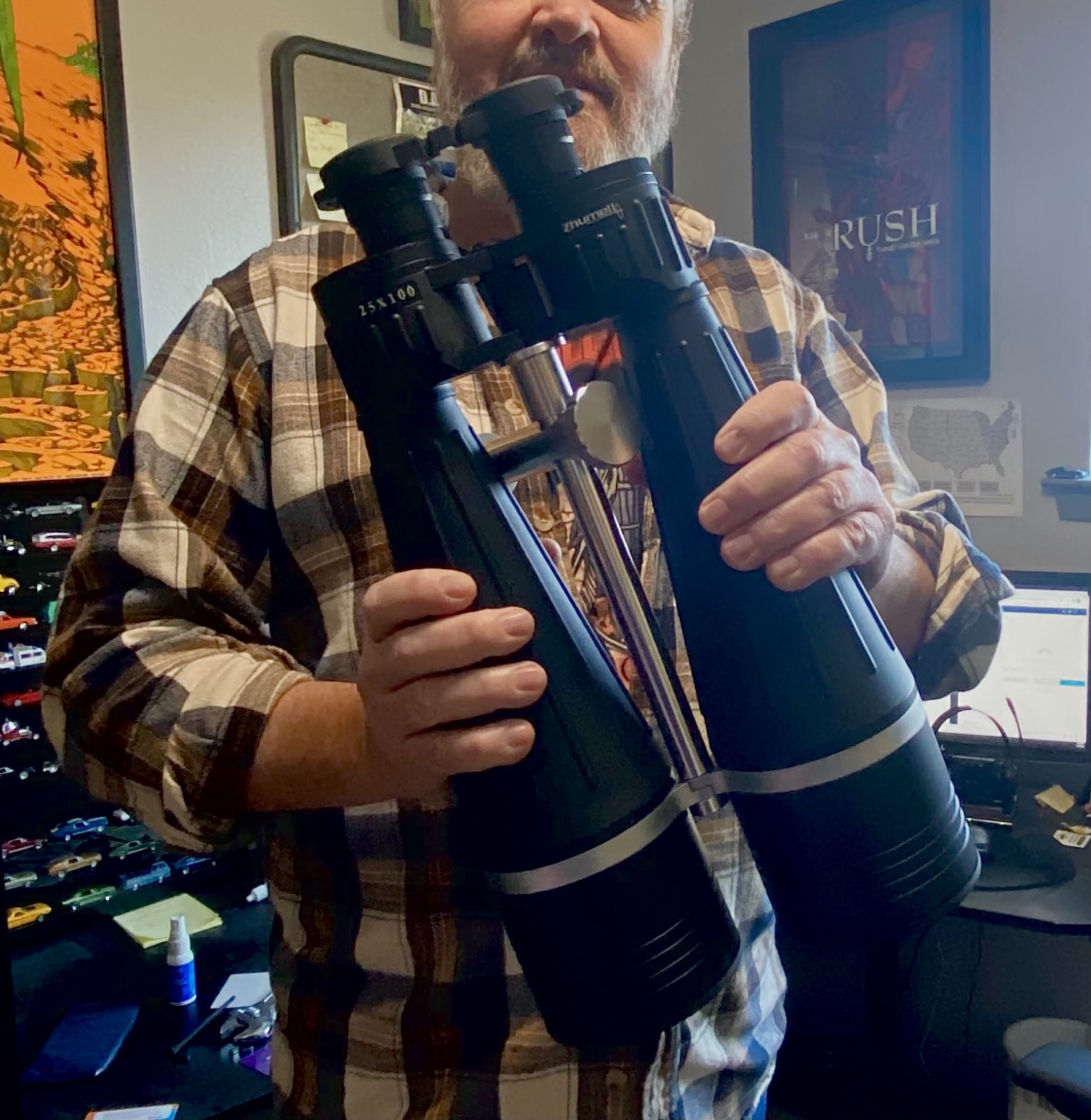 Zhumell 25x100 Tachyon Astronomy Binoculars with Case, Black customer photo 2