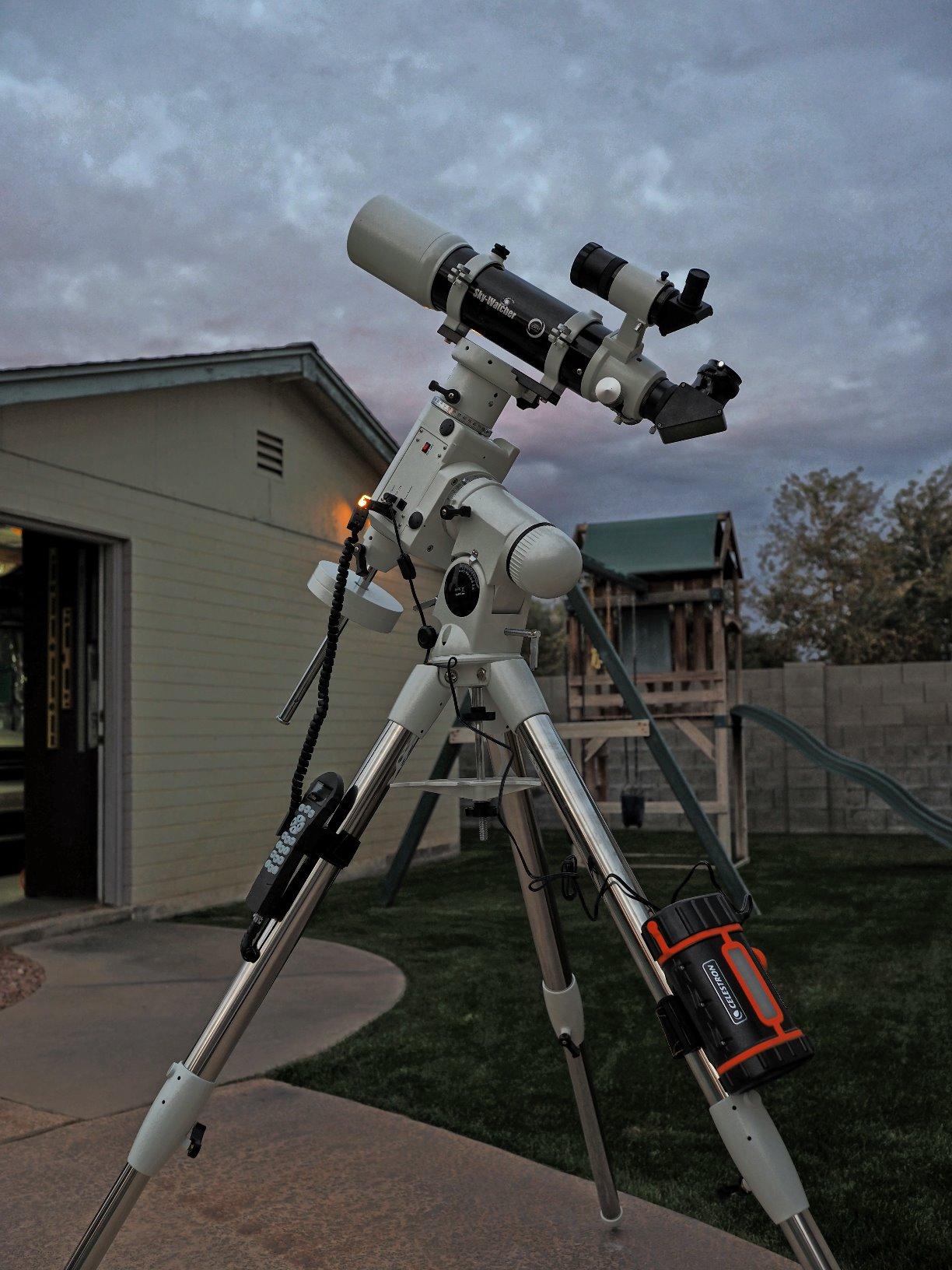 Celestron PowerTank Lithium Pro Telescope Battery - Rechargeable Portable 12V Power Supply for Computerized Telescopes - 17 Hour Capacity/158.74Wh - Red/White LED Light - 2 USB Ports customer photo 1