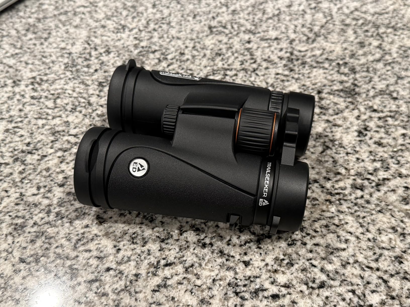 Celestron - TrailSeeker ED 8x42 Binoculars - Compact ED Binocular for Birdwatching and Outdoor Activities - Binocular with ED Objective Lenses - Fully Broadband Multi-Coated Optics - BaK4 Roof Prism customer photo 2