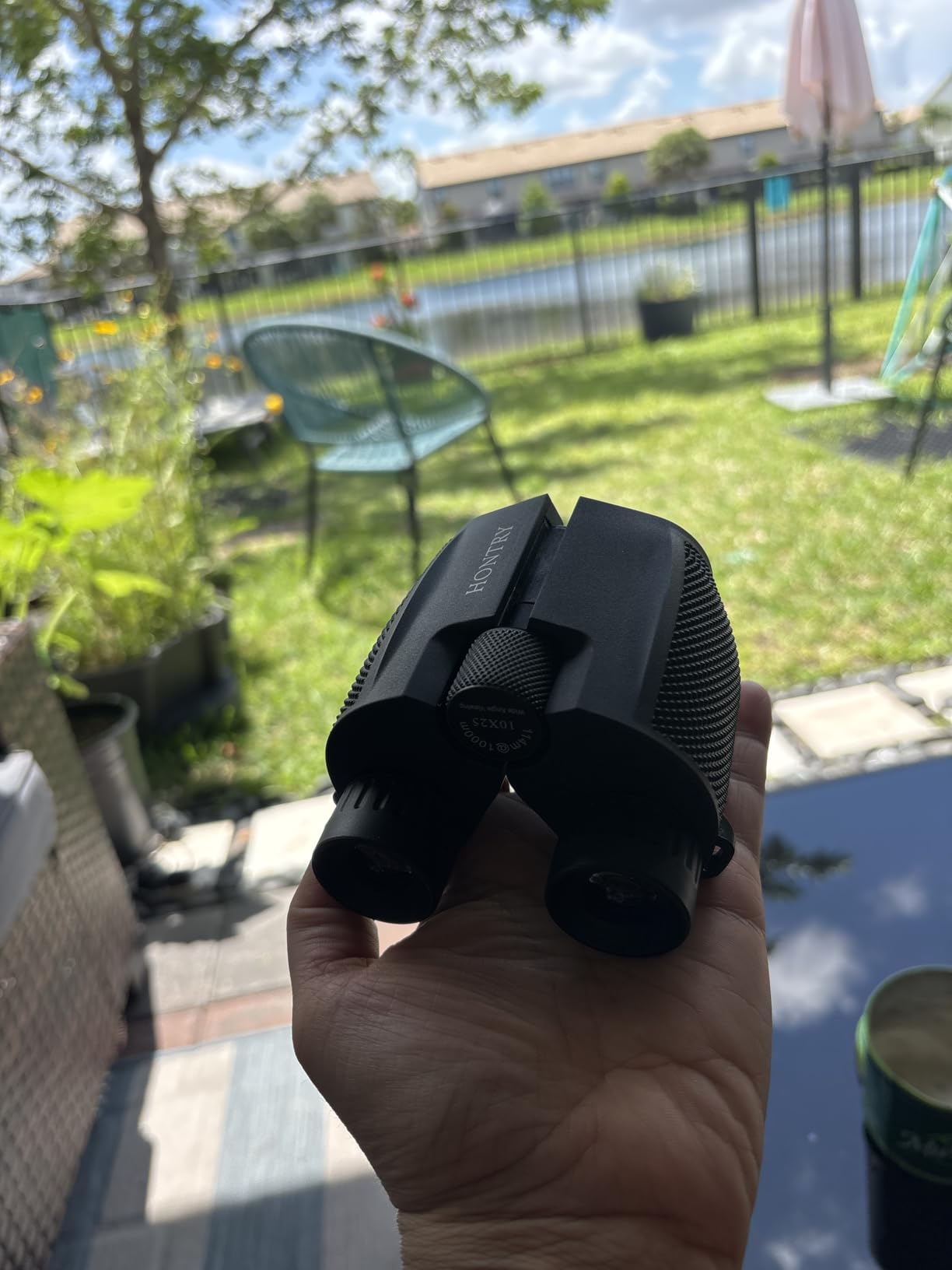 Hontry Binoculars for Adults and Kids, 10x25 Compact Binoculars for Bird Watching, Theater and Concerts, Hunting and Sport Games customer photo 1