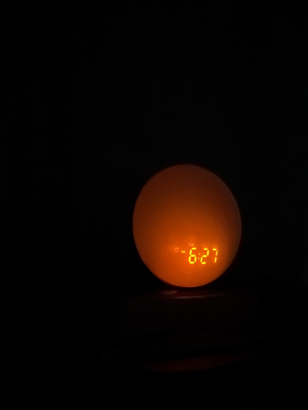 JALL Full-Screen Wake Up Light Sunrise Alarm Clocks for Bedrooms, White Noise Machine for Heavy Sleepers, 25 Natural Sounds, FM Radio, 17 Dimmable Colors, Bluetooth Speaker customer photo 1