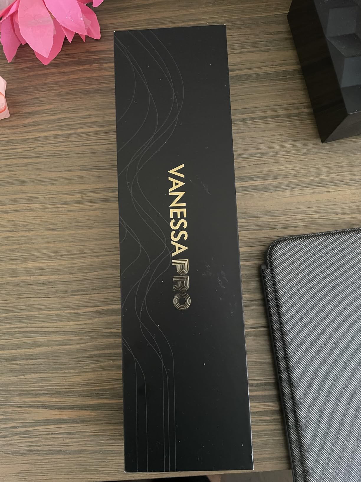 VANESSA PRO Flat Iron Hair Straightener, 100% Pure Titanium Flat Iron for One Pass to Achieve a Sleek Look, Curls Beautifully & Straightens Well - 1 inch | Titanium Plates Infused with Argan Oil & Keratin for One Pass Styling, Straighten & Curl with One Tool, Easier Daily Routine customer photo 2