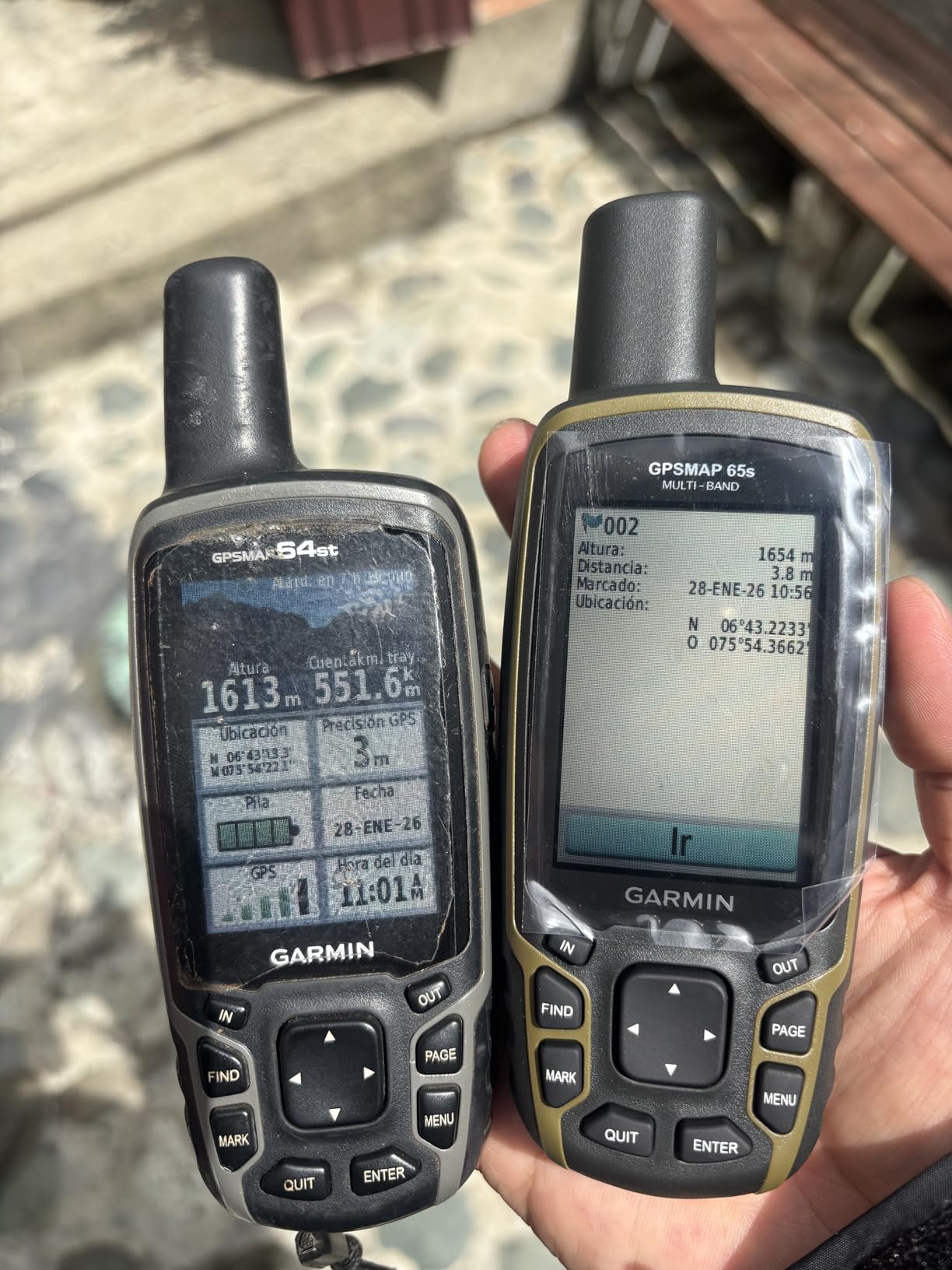 Garmin GPSMAP 65s, Button-Operated Handheld with Altimeter and Compass customer photo 1