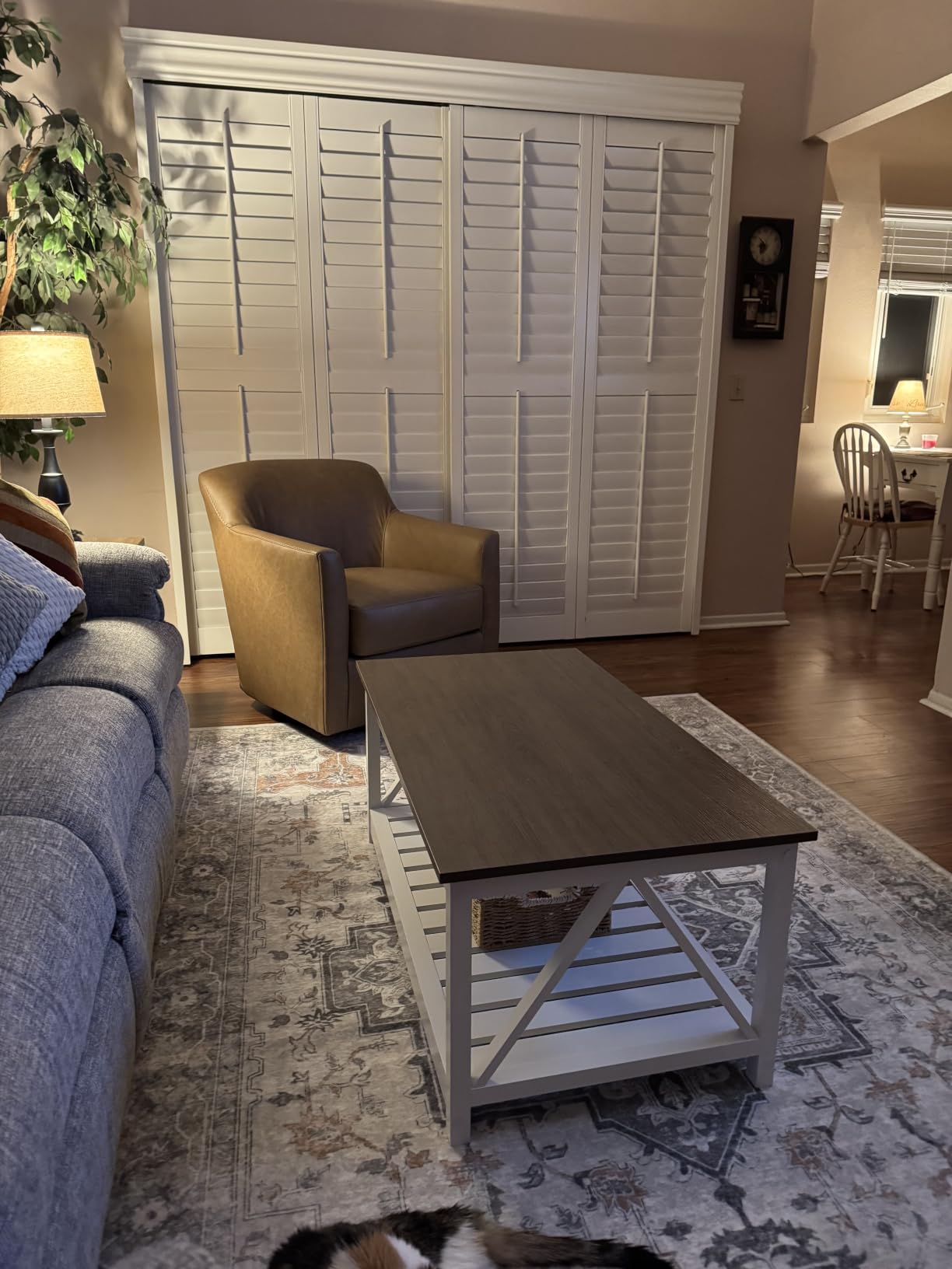 ChooChoo Farmhouse Coffee Table, Rustic Vintage Living Room Table with Shelf, 40 White customer photo 1
