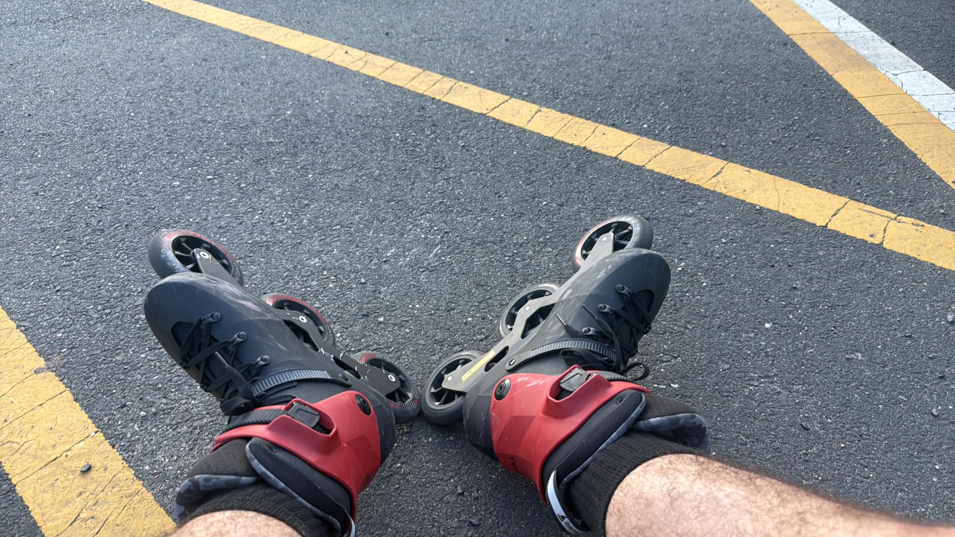 Rollerblade Twister 110 Unisex Adult Fitness Inline Skate, Black/Red, Urban Performance Inline Skates customer photo 1