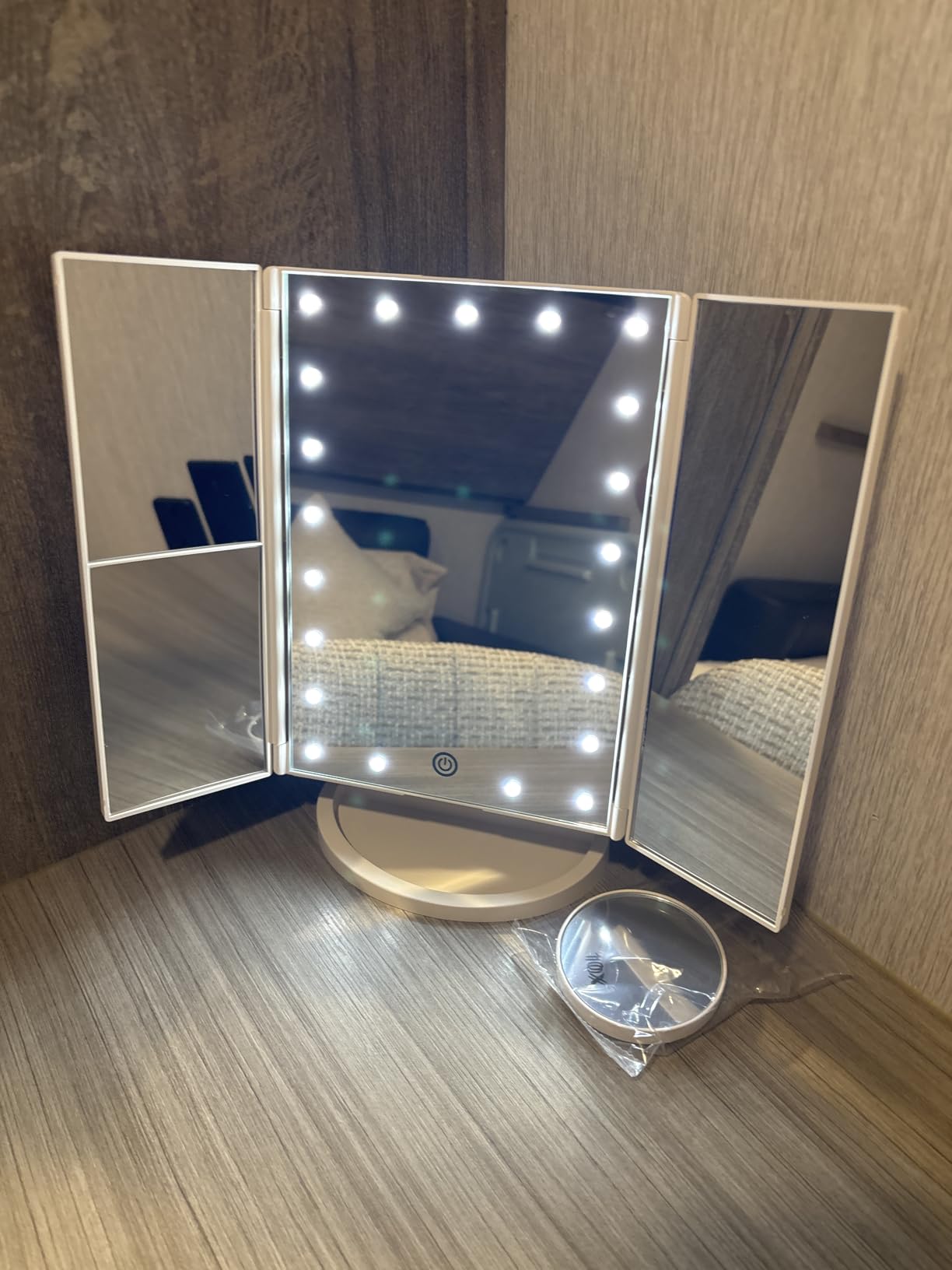 HUONUL Makeup Mirror, Vanity Mirror with Lights, 2X/3X/10X Magnification, Touch Control, Trifold, Dual Power Supply, Birthday Gifts for Women, Wife, Mom, Girls,Dorm Room Essentials customer photo 2