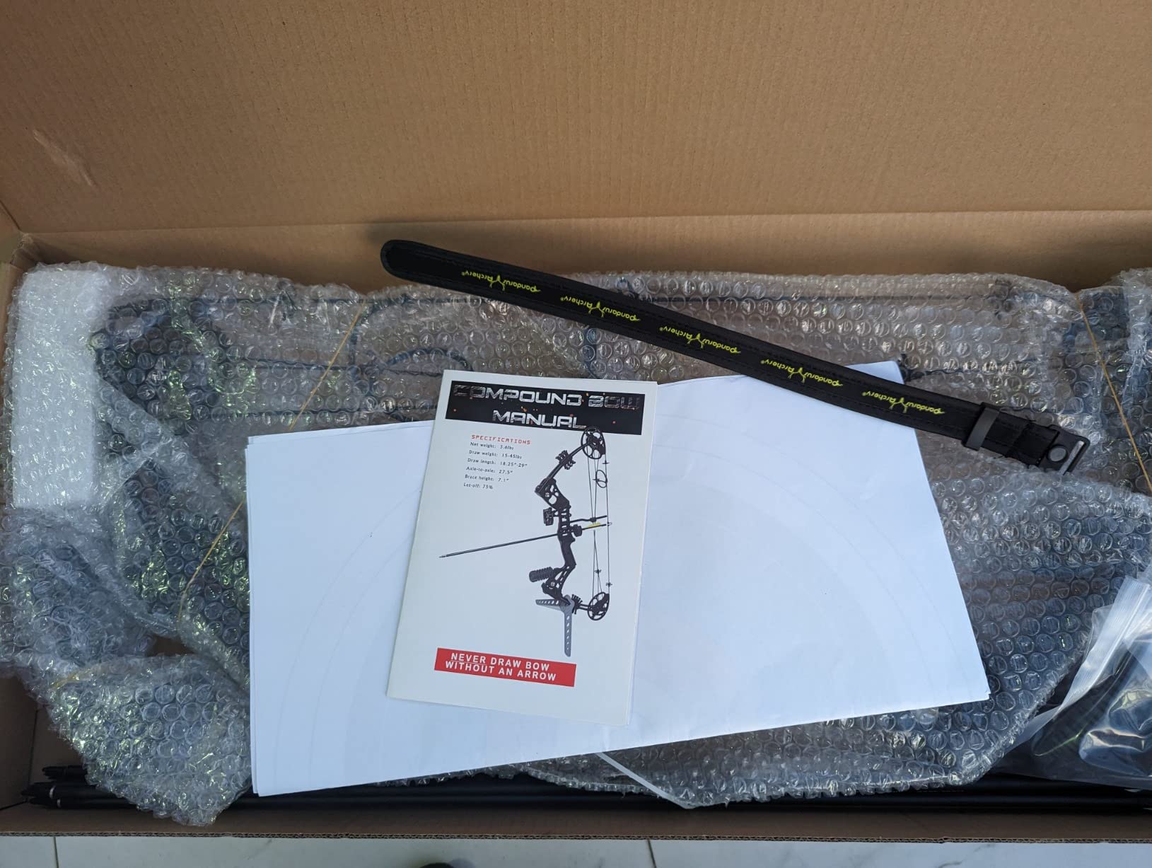 Compound Bow Set 15-45lbs for Pull Beginner and Teens Right Handed Adjustable 18