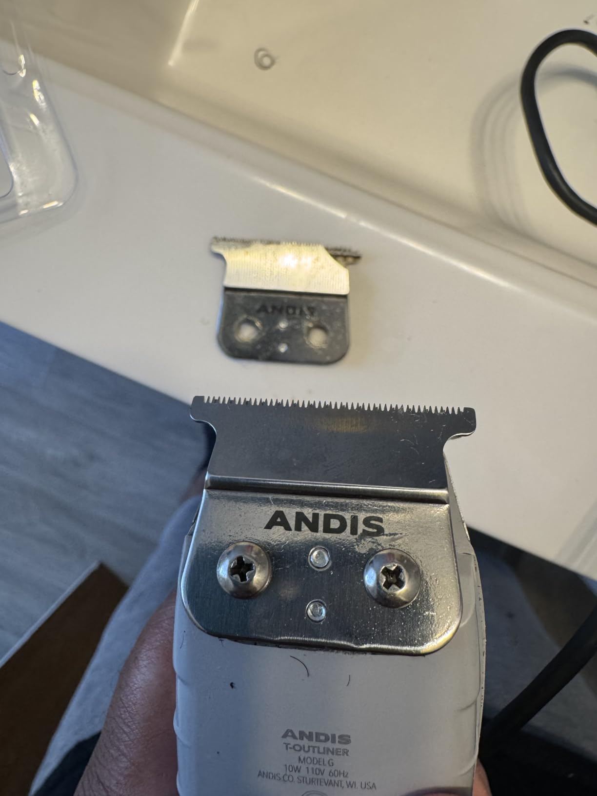 Andis 04780 Professional T-Outliner Beard & Hair Trimmer, Carbon Steel T-Blade, Bump Free - GTO, Grey customer photo 2