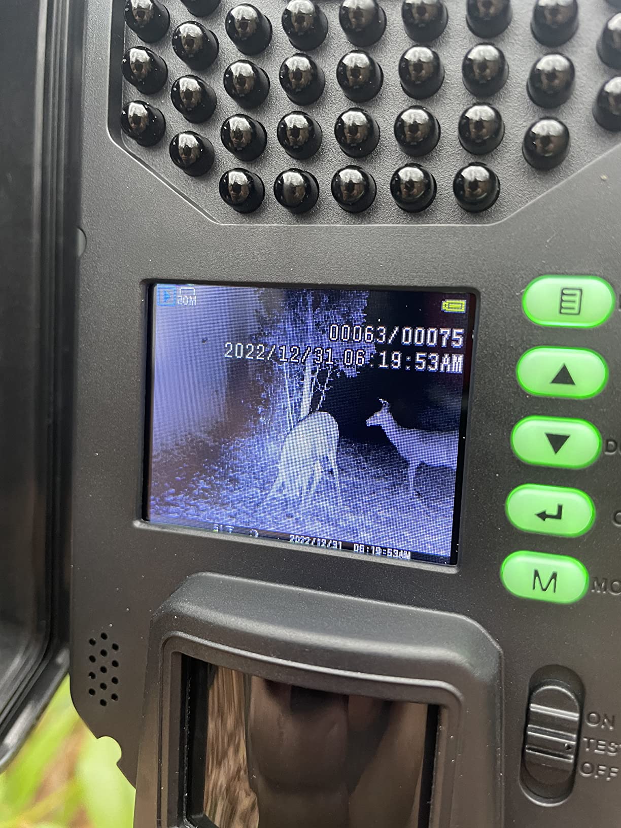 iZEEKER Trail Camera, HD Game Camera with 940nm No Glow Night Vision Motion Activated 0.2s Trigger Time, Hunting Camera No WiFi, IP66 Waterproof for Wildlife Monitoring Outdoor Security Deer Scouting customer photo 2