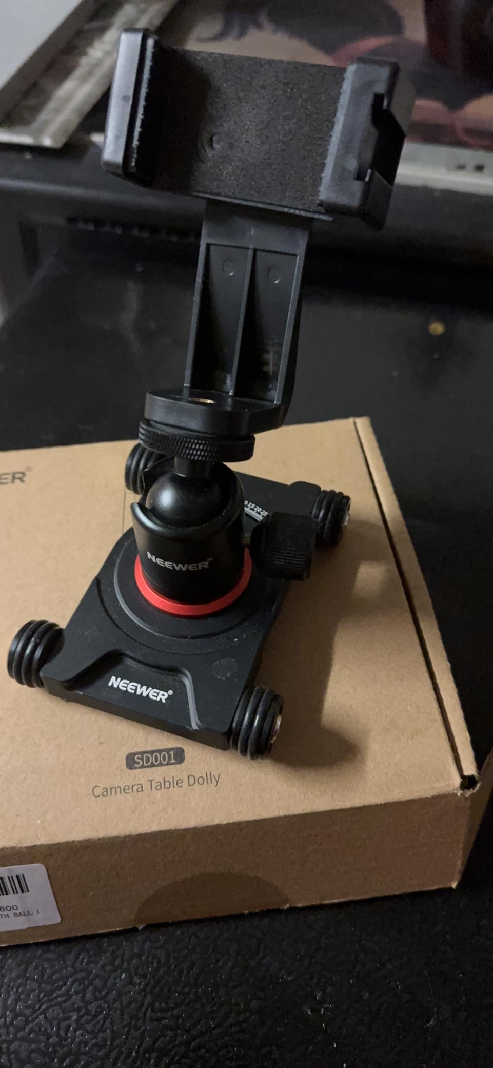 Neewer Camera Slider Dolly with Ball Head & Phone Clamp - 4 Wheeled Tabletop Dolly Manual Skater, 360 Panorama, DSLR/GoPro/iPhone Compatible, SD001 customer photo 1