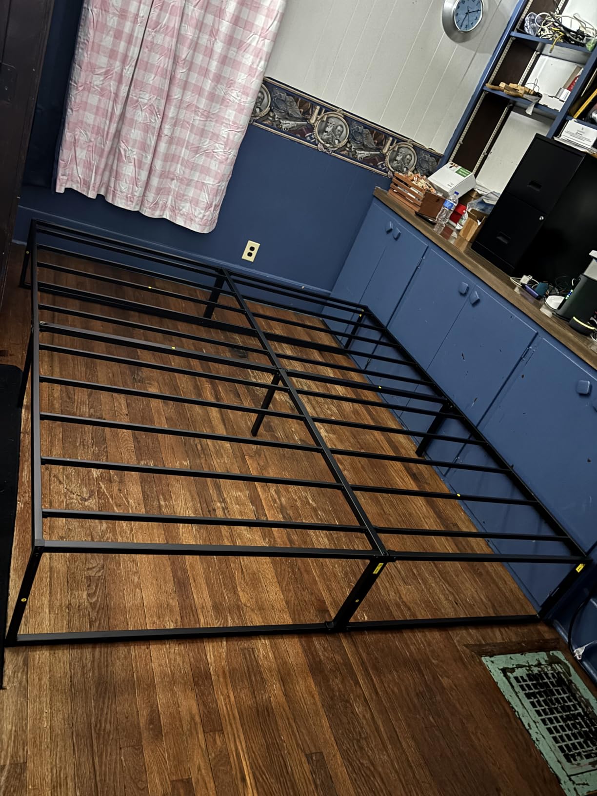 Lutown-Teen 14 Inch Queen Bed Frame with Heavy Duty Steel Slat Support | Sturdy Metal Platform Bed Frame Queen Size No Box Spring Needed, Noise Free, Easy Assembly, Black customer photo 1