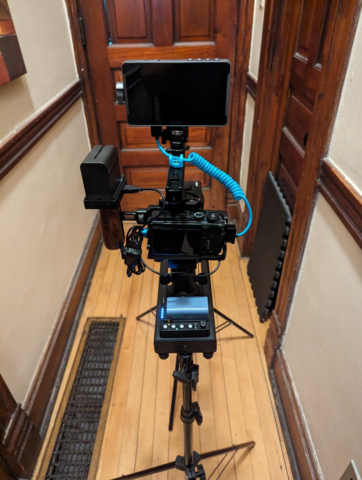Accsoon Toprig Motorized Camera Slider, Wireless DSLR Video Slider with Button/APP Control, Time-Lapse/Loop Mode, Speed Knob, 120° Panoramic Shooting, Compatible with GoPro, Camera-24inch Video Slider customer photo 2