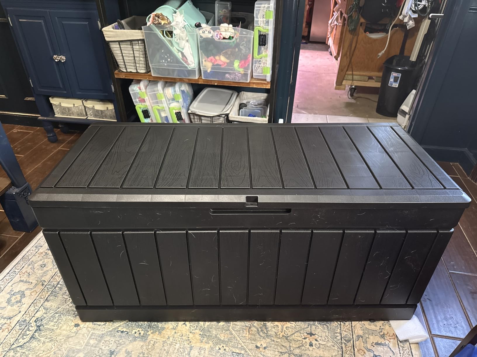Greesum 82 Gallon Resin Deck Box All Weather Large Outdoor Storage for Patio Furniture, Toys, Garden Tools, Lockable, Black customer photo 1