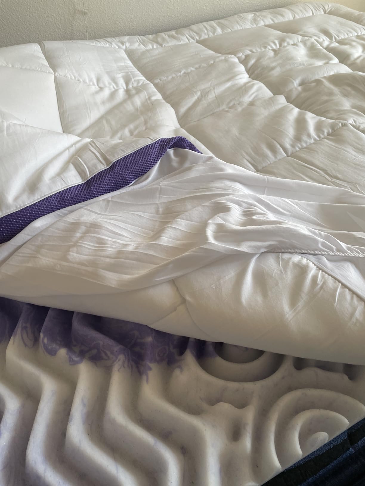Dual Layer 4 Inch Memory Foam Mattress Topper Queen - 2 Inch Gel Memory Foam and 2 Inch Pillow Top Mattress Pad, 7-Zone Egg Crate 2-in-1 Design (White) customer photo 2