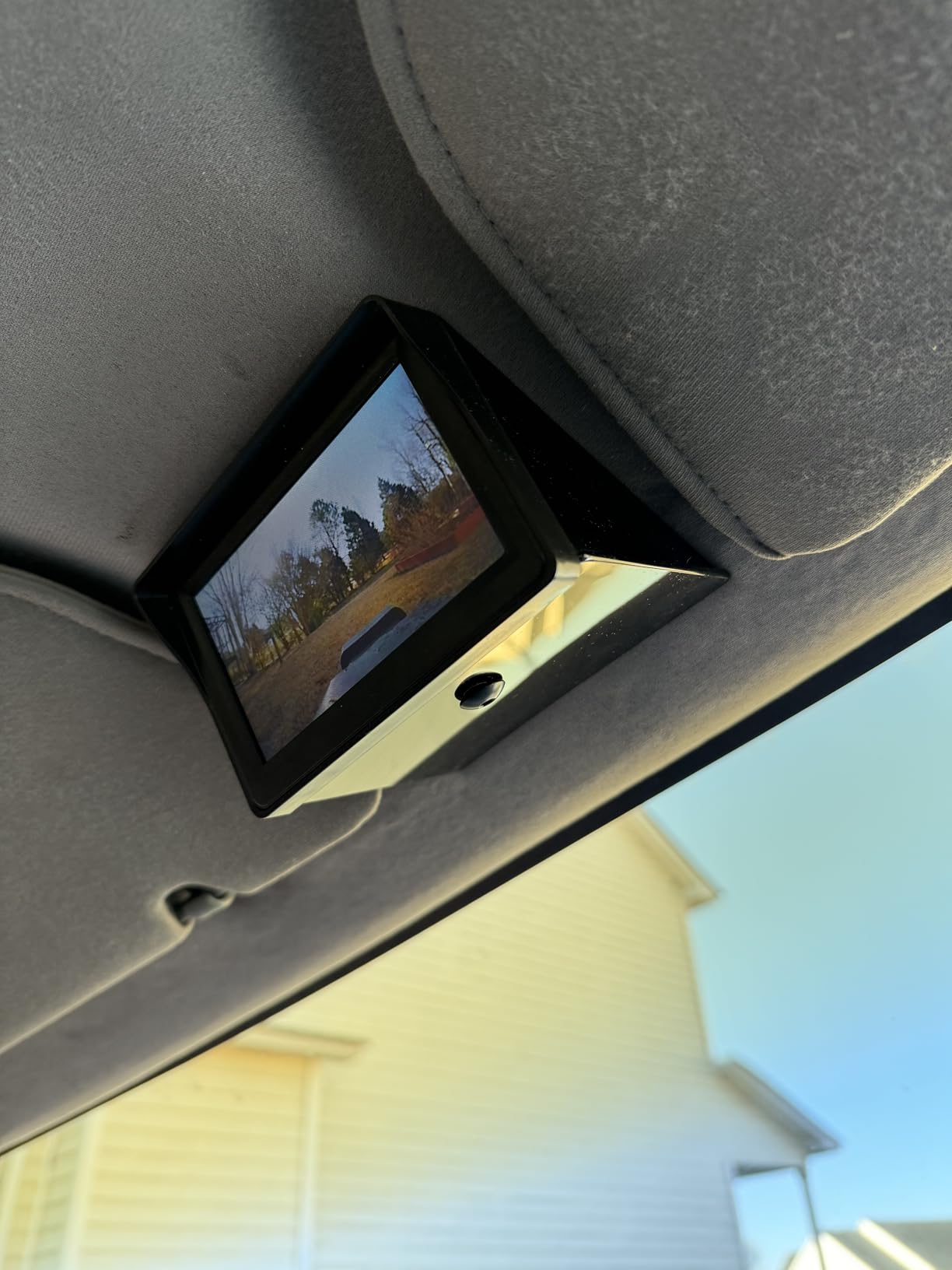 YIMU Backup Camera System with License Plate Backup Reverse Camera, Easy Installation, Plug & Play, DIY Guide Lines, 150° Wide Angle, Night Vision, IP69K Waterproof, Optional Dual Bracket K4302 customer photo 2
