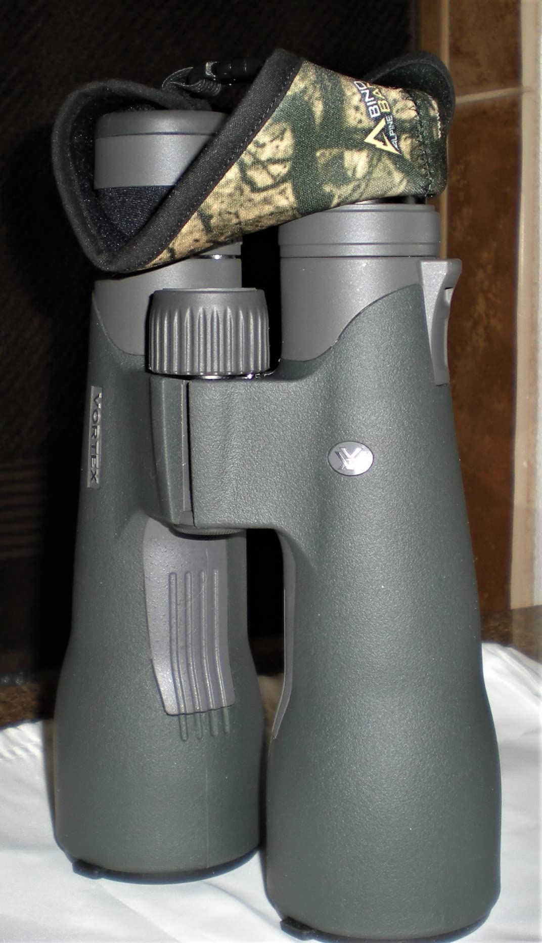 Vortex Razor UHD 10x50 Binoculars & GlassPak Pro Harness | UHD Optics, XR Plus Lens Coatings, Locking Diopter, Magnesium Chassis customer photo 2