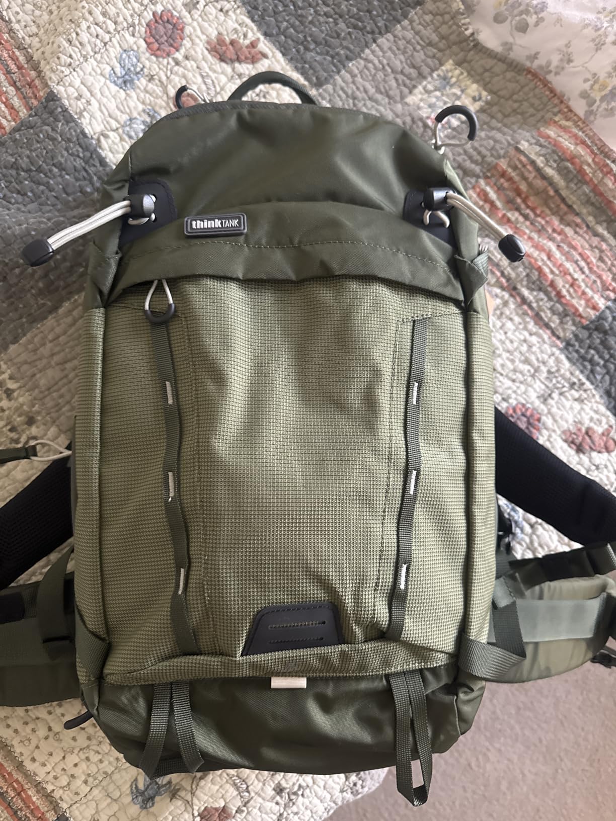 Think Tank Backlight Sprint Lightweight Slim Camera Daypack Backpack for DSLR, Mirrorless, Photography and Video - Montane Green customer photo 2