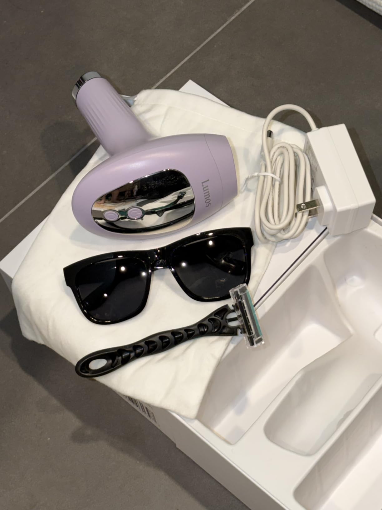 Beauty LUMOS Laser IPL Hair Removal Device for Women and Men | 50°F CoolMax Technology, 999,999 Flashes, 3 in 1 with Skin Sensor for Nearly Painless, Permanent Hair Removal customer photo 2