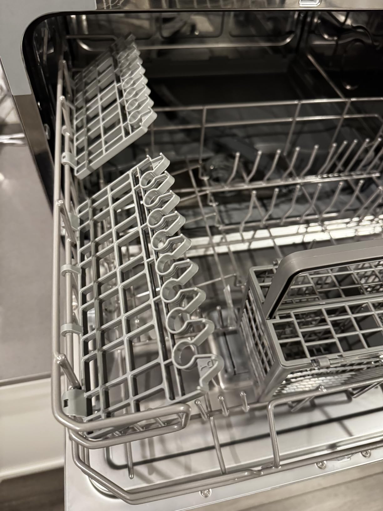 Midea Countertop Dishwasher Portable, 6 Place Settings, Energy Star, Mini Dishwasher with 6+2 Cycles, 52 dB Quiet & Compact, Perfect for Apartments, Dorms, or RVs, Silver customer photo 1