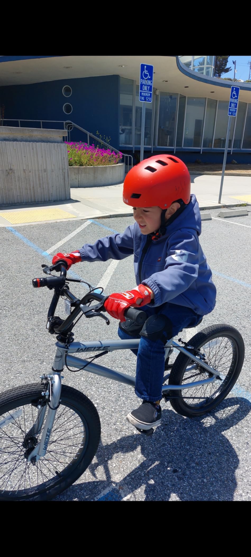 WEIZE Freestyle BMX Bike, 20 inch Trick Bicycle for Kids, Hi-Ten Steel Frame, 360 Degree Rotor Freestyle, 4 Pegs Single Speed Teen Bike for Boys Girls & Beginner-Level to Advanced Riders customer photo 2