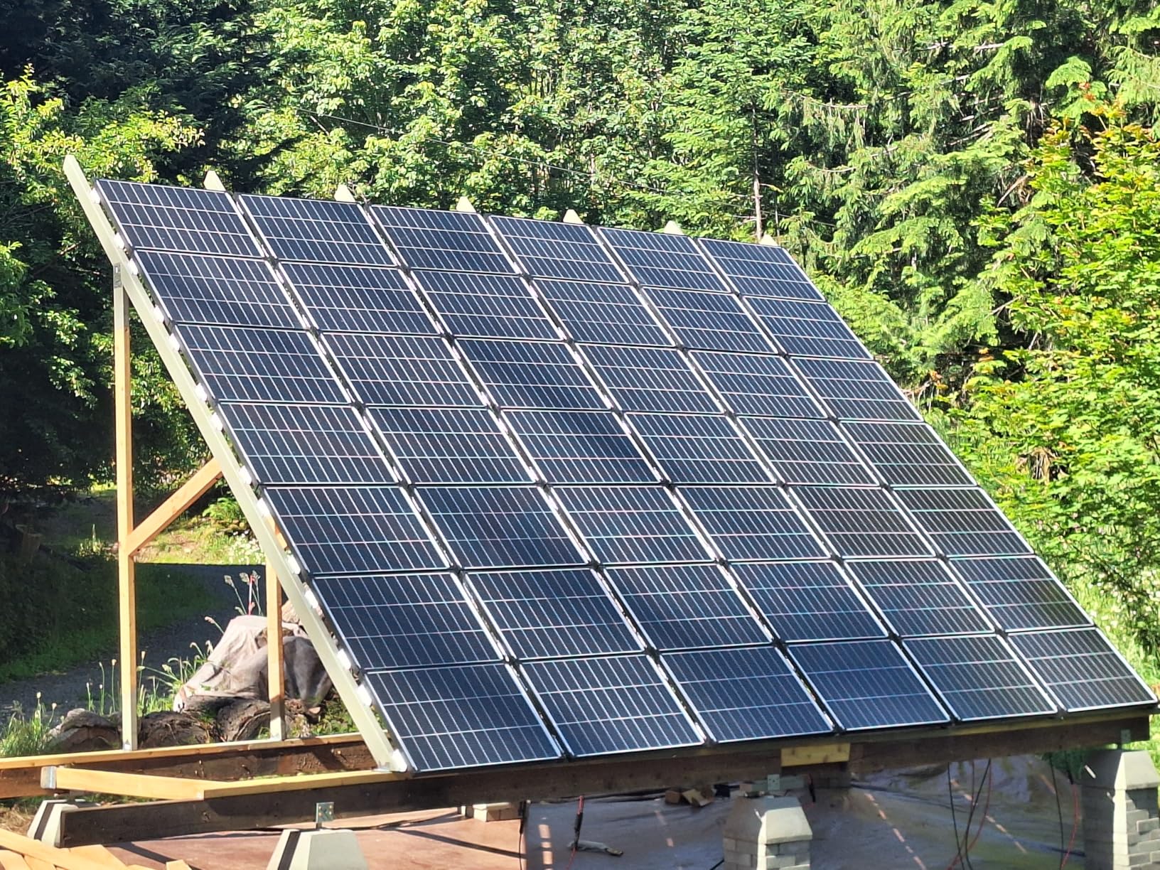 N-Type 16BB 100 Watt Solar Panel, 100W Solar Panel with 25% High Efficiency Monocrystalline PV Module, Compact Space-Saving for RV, Van, Marine and Off-Grid 12V System customer photo 2