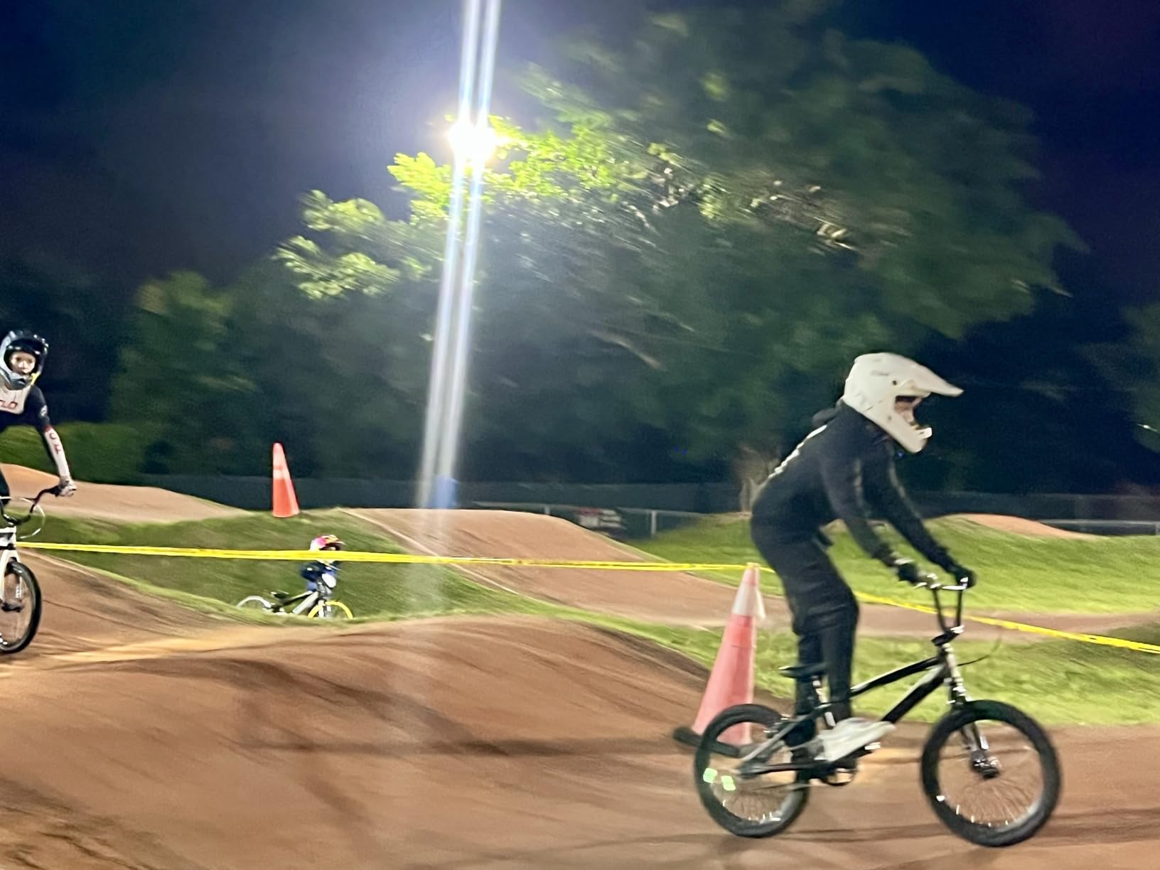 Huffy 20 Inch BMX Race/Freestyle Bikes, Multiple Color Options | Freestyle Bikes for Stunts and Street Riding, Race Bikes for Fast Performance on the Track, Lightweight, Durable, Kids/Teens customer photo 2
