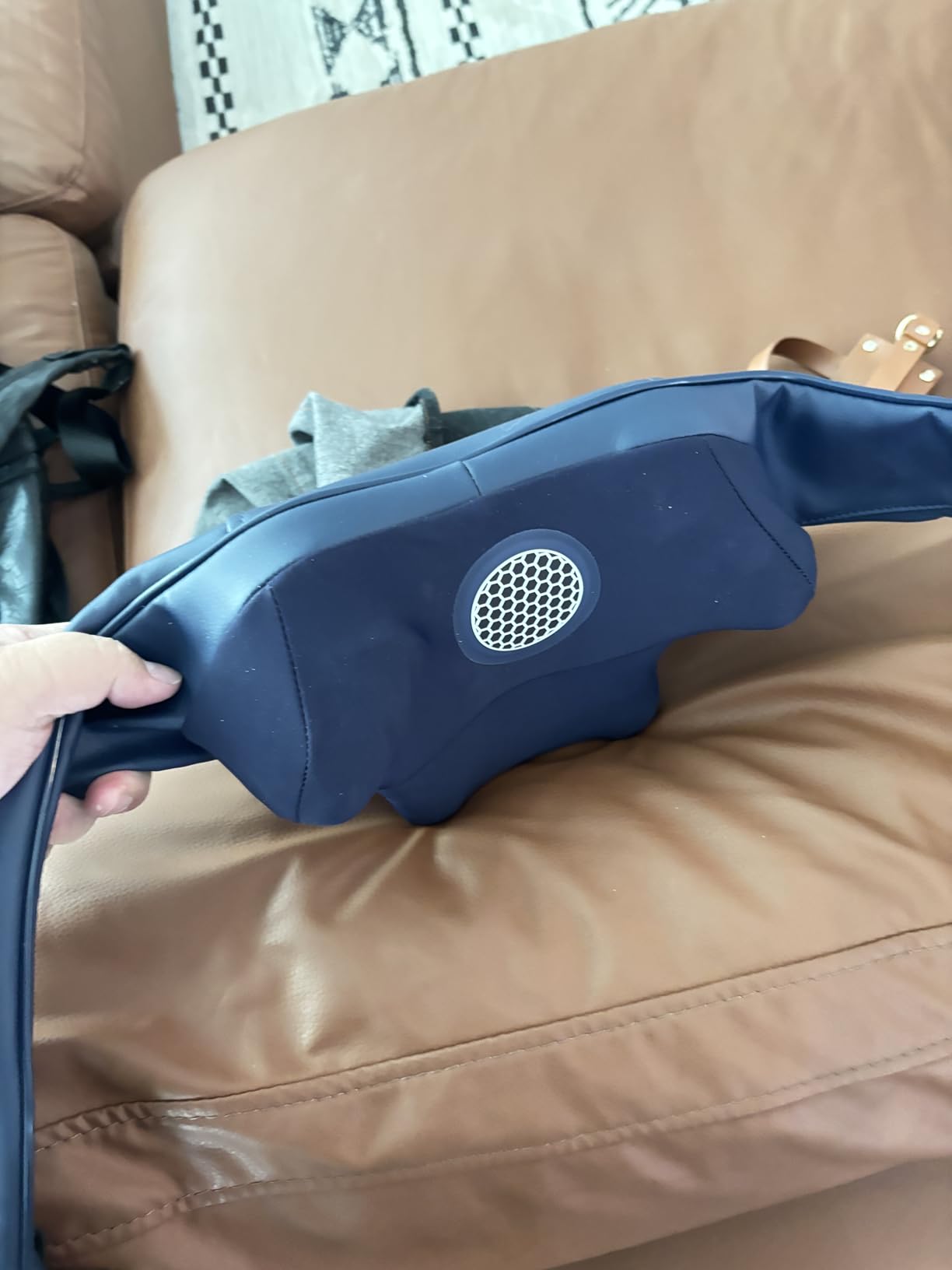 KNQZE Neck and Shoulder Massager with Heat, Cordless Back and Neck Massager, Upgraded Graphene Heating, 4D Shiatsu Deep Kneading Massage for Shoulder, Back,Leg,Pain Relief, Gift for Dad Mom (Black) customer photo 1