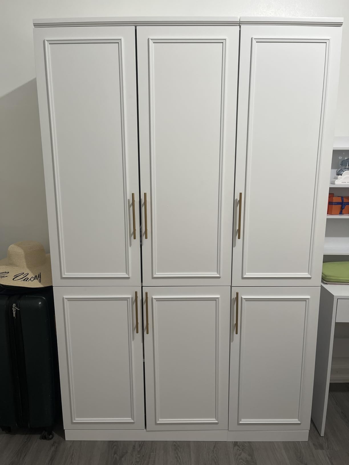 FUFU&GAGA Narrow Wardrobe Closet with 2 Doors, Modern White Bedroom Armoire with Gold Handles, Modern Clothes Storage Cabinet with Shelves, Hanging Rod, 15.7