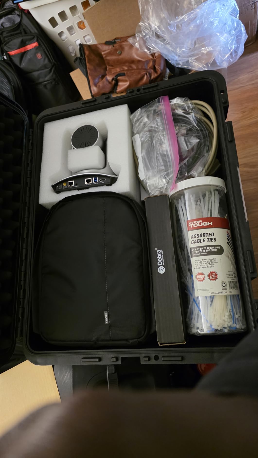 VEVOR Weatherproof Hard Case, Heavy Duty Protective Dry Box Case with Pre-Cut Foam Retractable Pull Handles for Travel, Hunt, Military, Tactical, IP67 Waterproof, for Cameras(44.09 * 15.94 * 13.46) customer photo 2