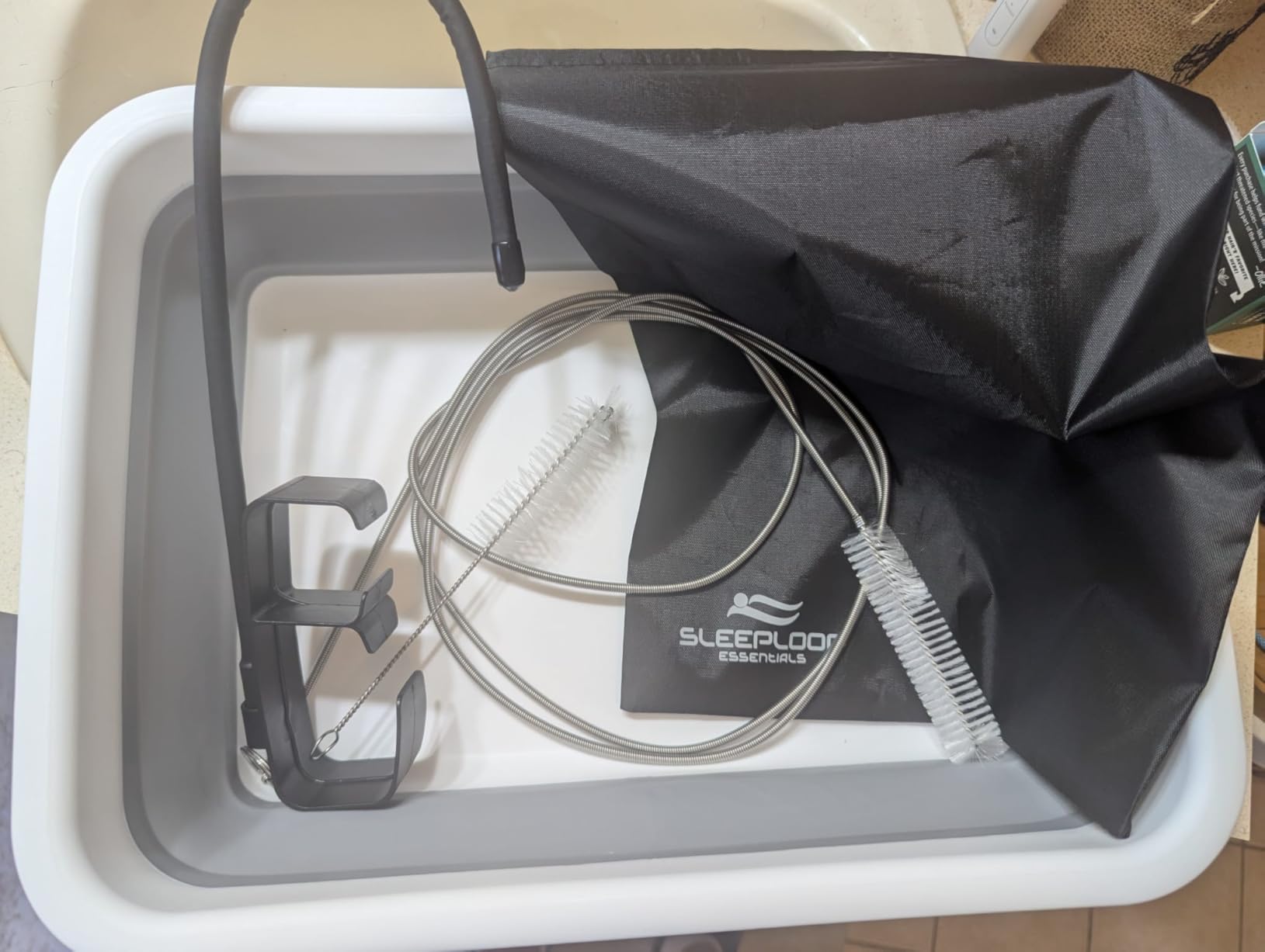 CPAP Cleaning Kit for Hose and Mask, CPAP Hose Cleaning Brush, Collapsible Wash Basin, Storage Bag, Compatible with Standard and Slimline CPAP Tubing customer photo 2