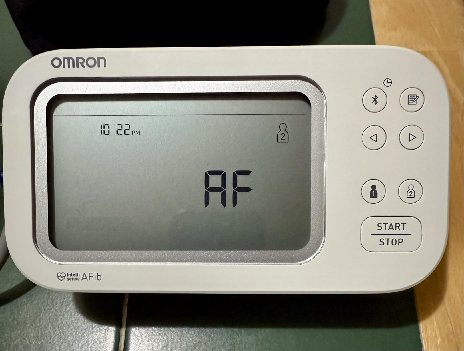 OMRON Gold Blood Pressure Monitor for Home Use & Upper Arm Blood Pressure Cuff - #1 Doctor & Pharmacist Recommended Brand - Clinically Validated - AFib Detection - Connect App customer photo 1