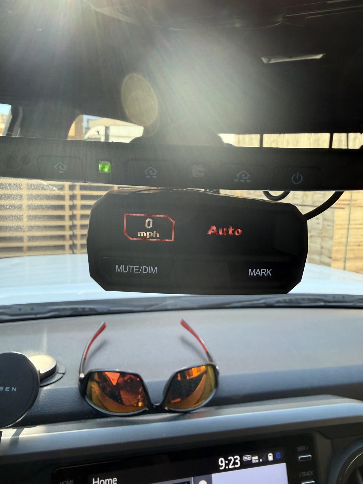 Uniden R4W (new Model) Extreme Long-Range Laser/Radar Detector, Record Shattering Performance, 360 Degree Awareness, Built-in GPS, Wi-Fi, Bluetooth, Voice Alerts, Red Light & Speed Cameras, R/TACH App customer photo 2