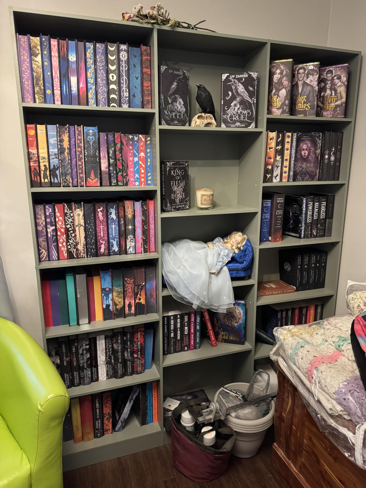 Triple Wide Bookshelf, Large Bookshelf with 17 Display Shelves | Tall Bookcases and Bookshelves, 58.7