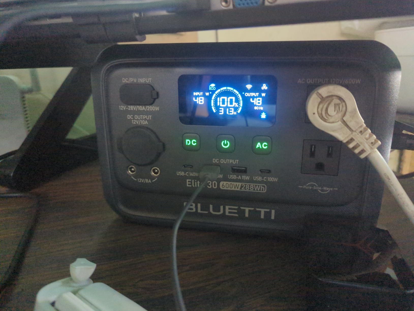 BLUETTI Elite 30 V2 Portable Power Station 600W (Power Lifting 1500W), 288Wh LiFePO4 Battery with 10ms UPS, Emergency Backup Power For Home Blackout/Winter Storm, Solar Generator For Camping/Road Trip customer photo 2