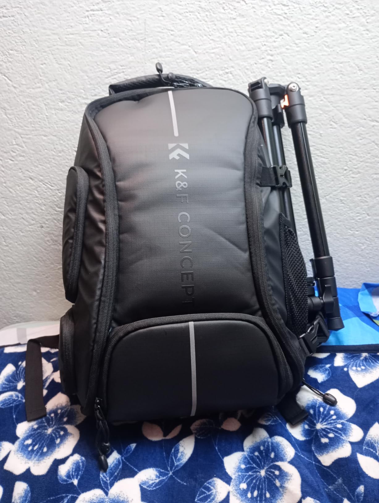 K&F CONCEPT Camera Backpack, 25L Large Capacity Camera Bag for Photographers with Raincover and 15.6 Inch Laptop Compartment customer photo 1
